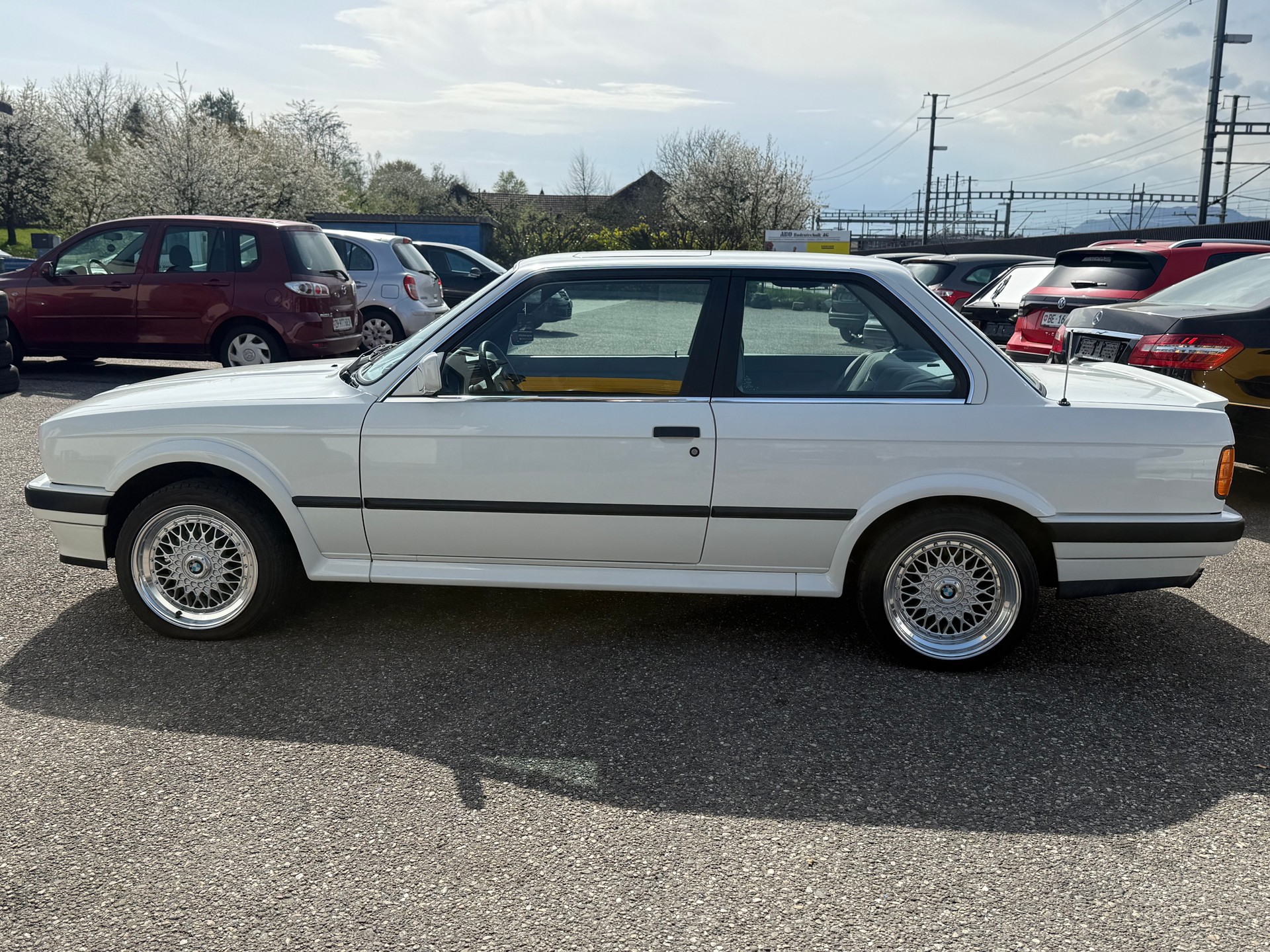 BMW 325iX A-image-5