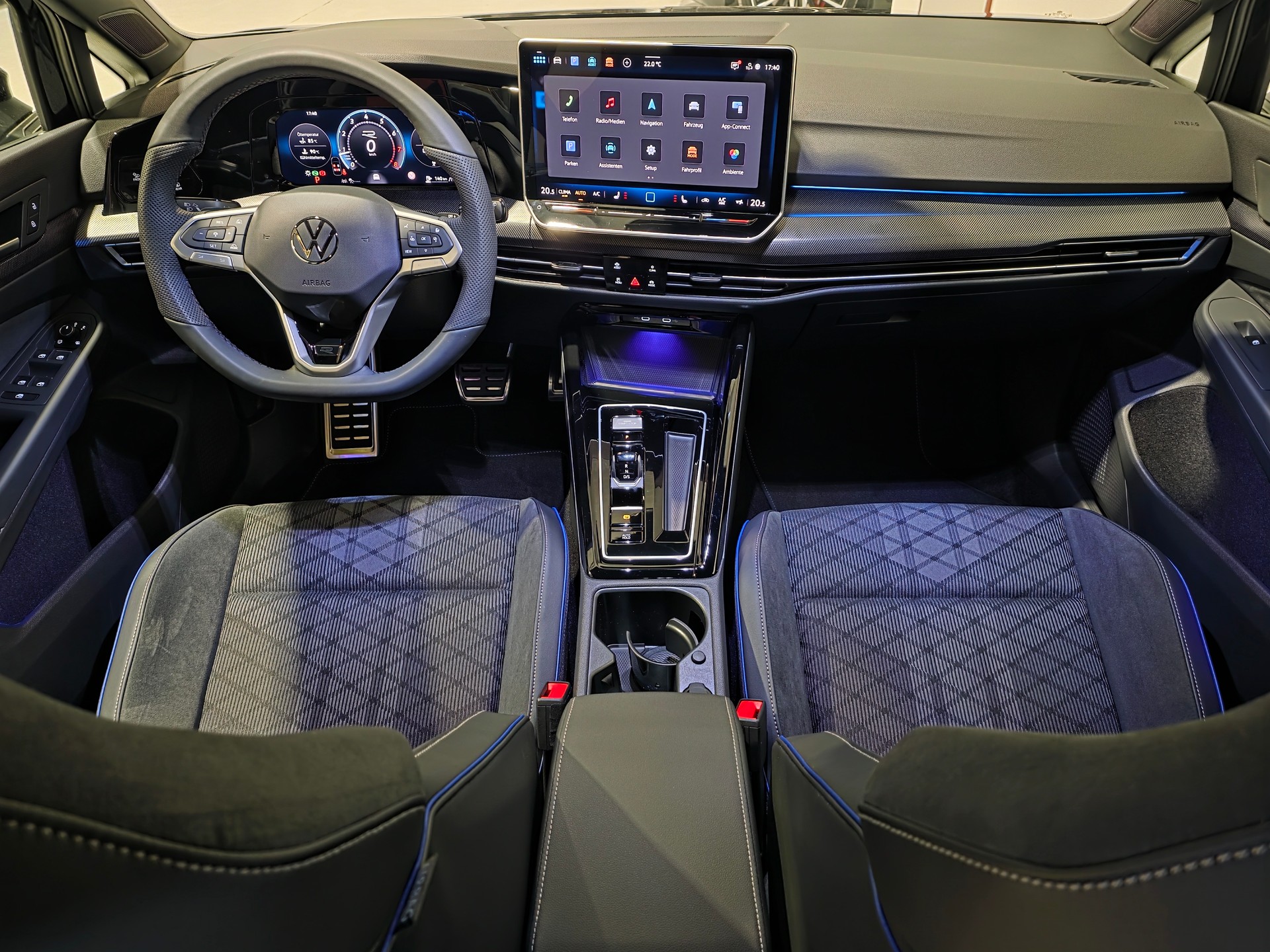 VW Golf 2.0 TSI R-Line Black Style DSG 4 Motion-image-5