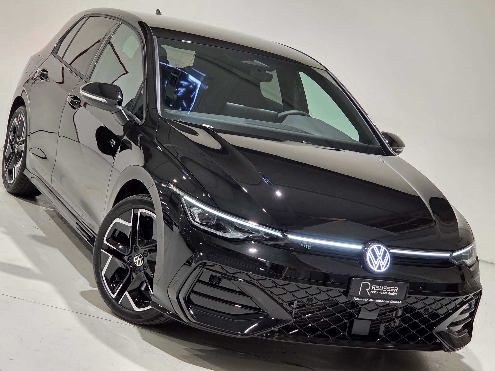 VW Golf 2.0 TSI R-Line Black Style DSG 4 Motion-image-22
