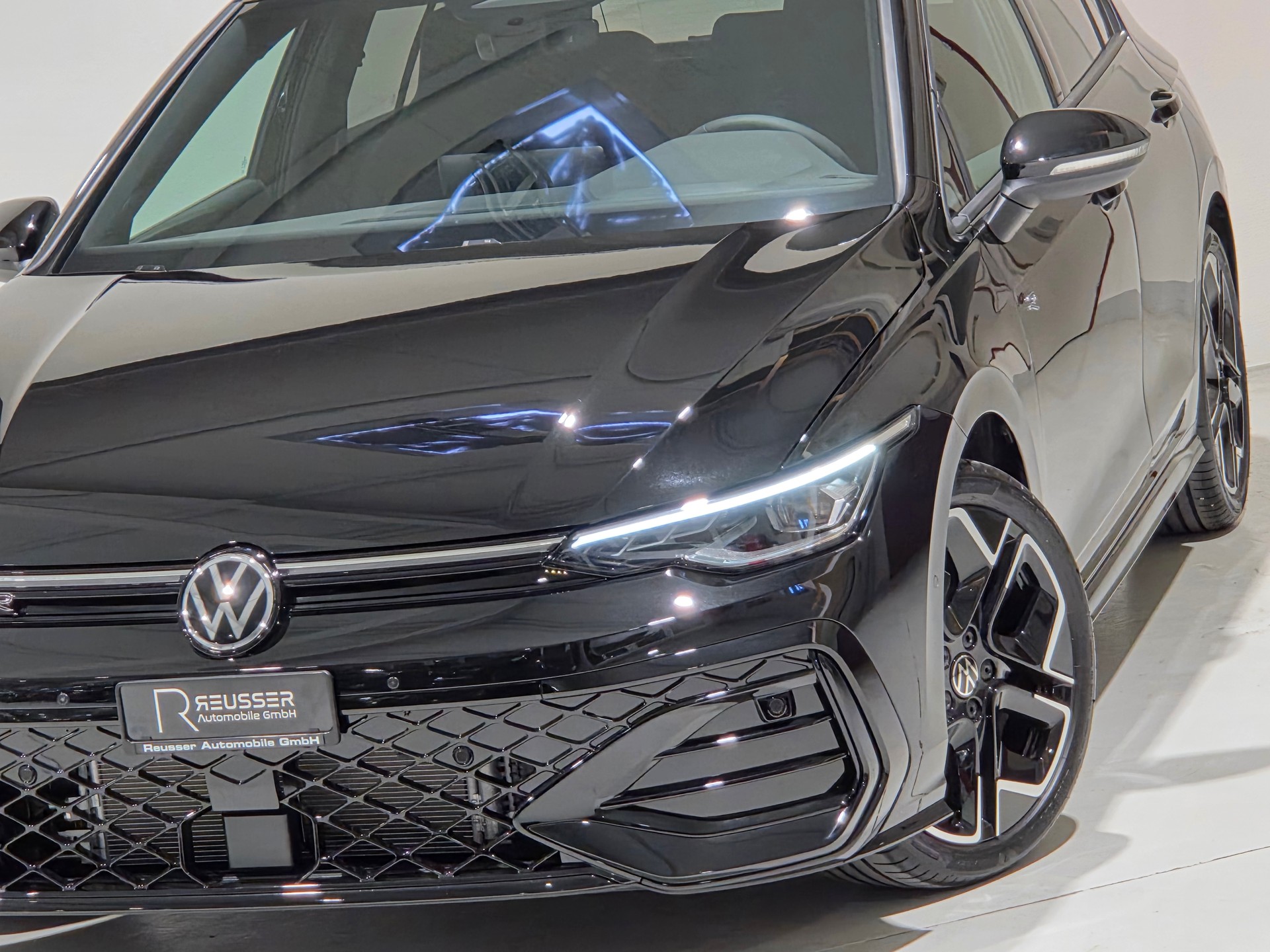 VW Golf 2.0 TSI R-Line Black Style DSG 4 Motion-image-19