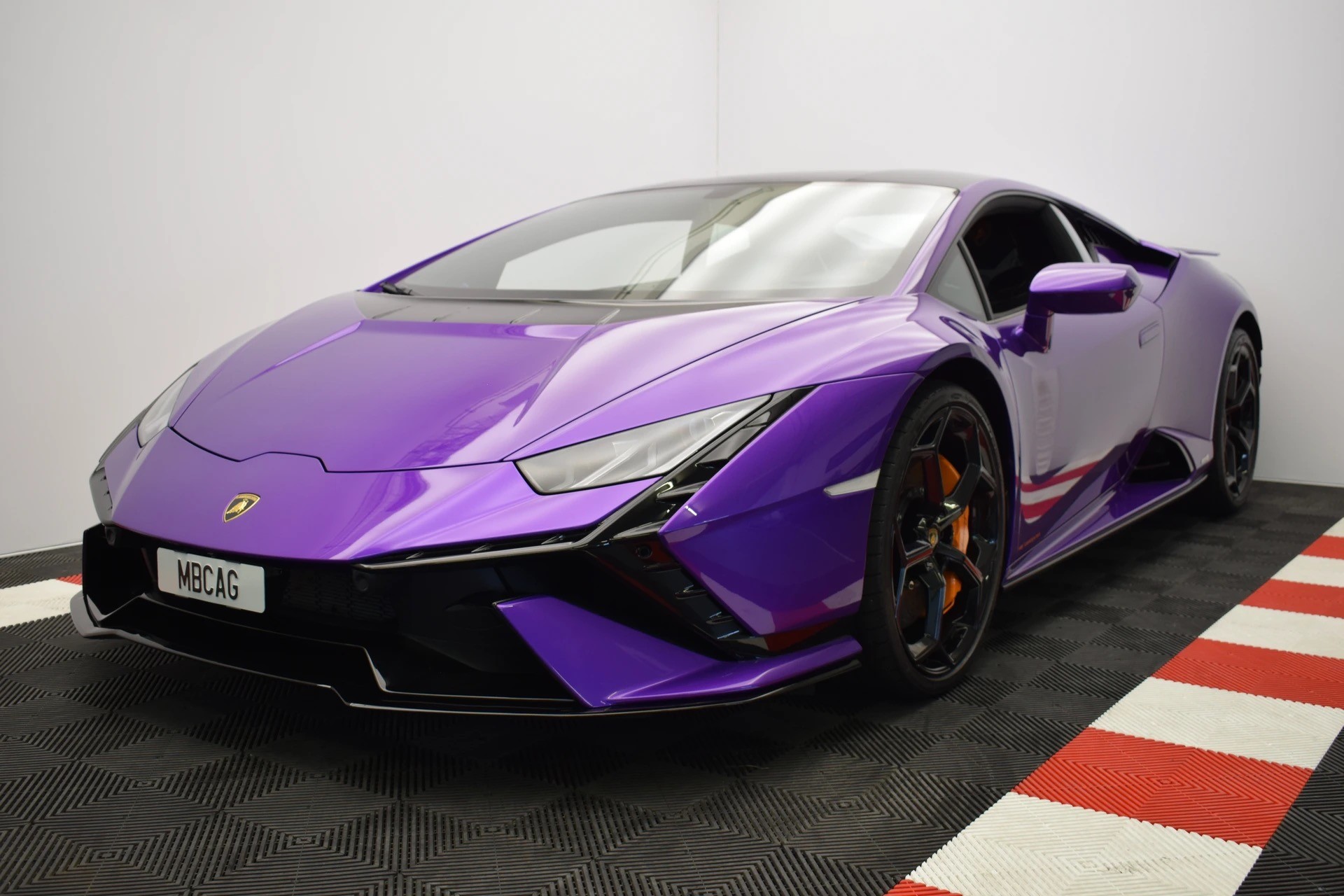 LAMBORGHINI Huracan Tecnica Coupé "viola pasifae"-showroom-element-1