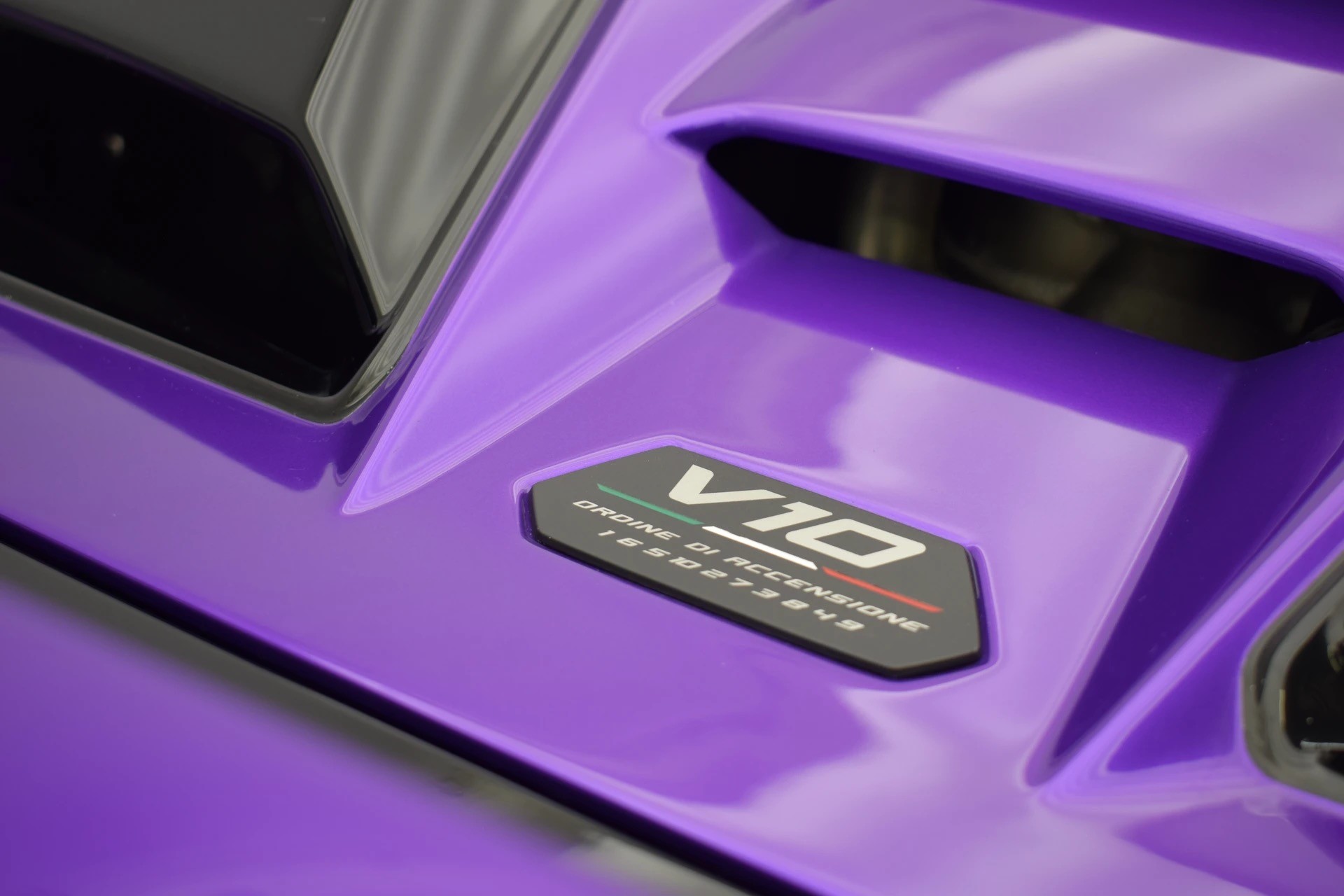 LAMBORGHINI Huracan Tecnica Coupé "viola pasifae"-image-15