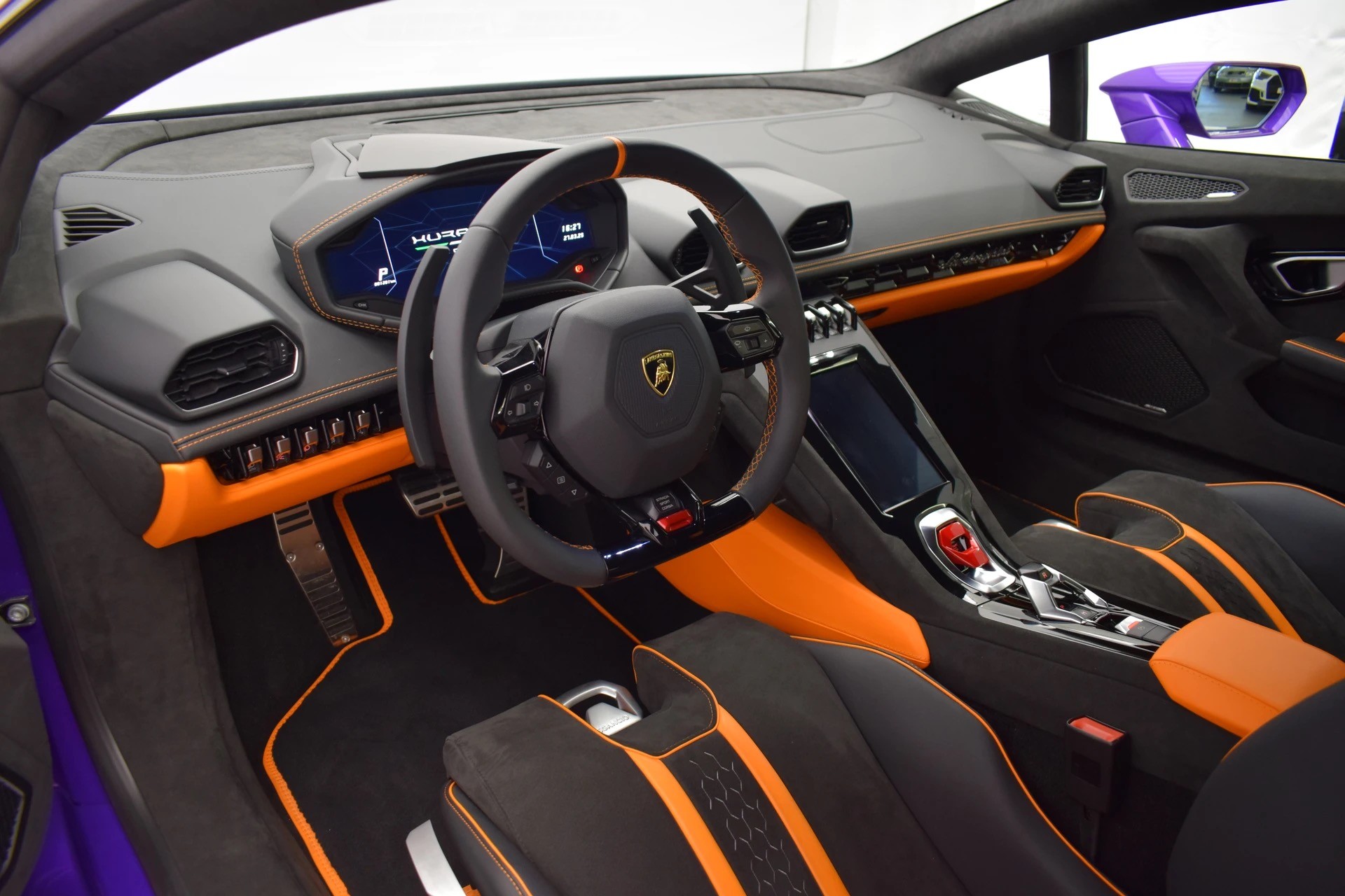 LAMBORGHINI Huracan Tecnica Coupé "viola pasifae"-image-19