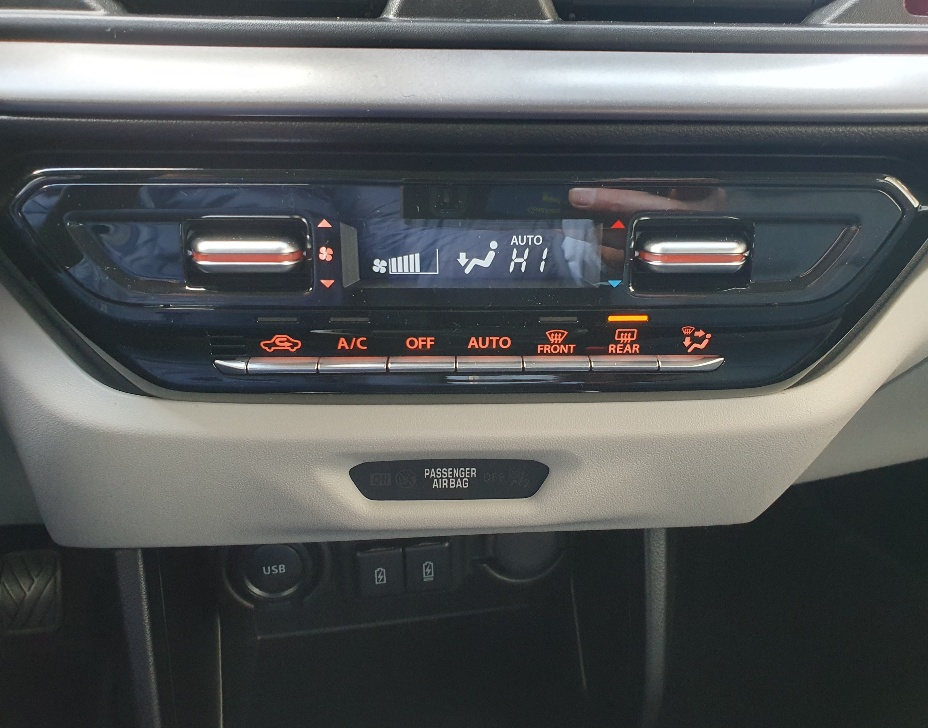 SUZUKI Swift 1.2 1st Edition Top Hybrid 4X4-image-13