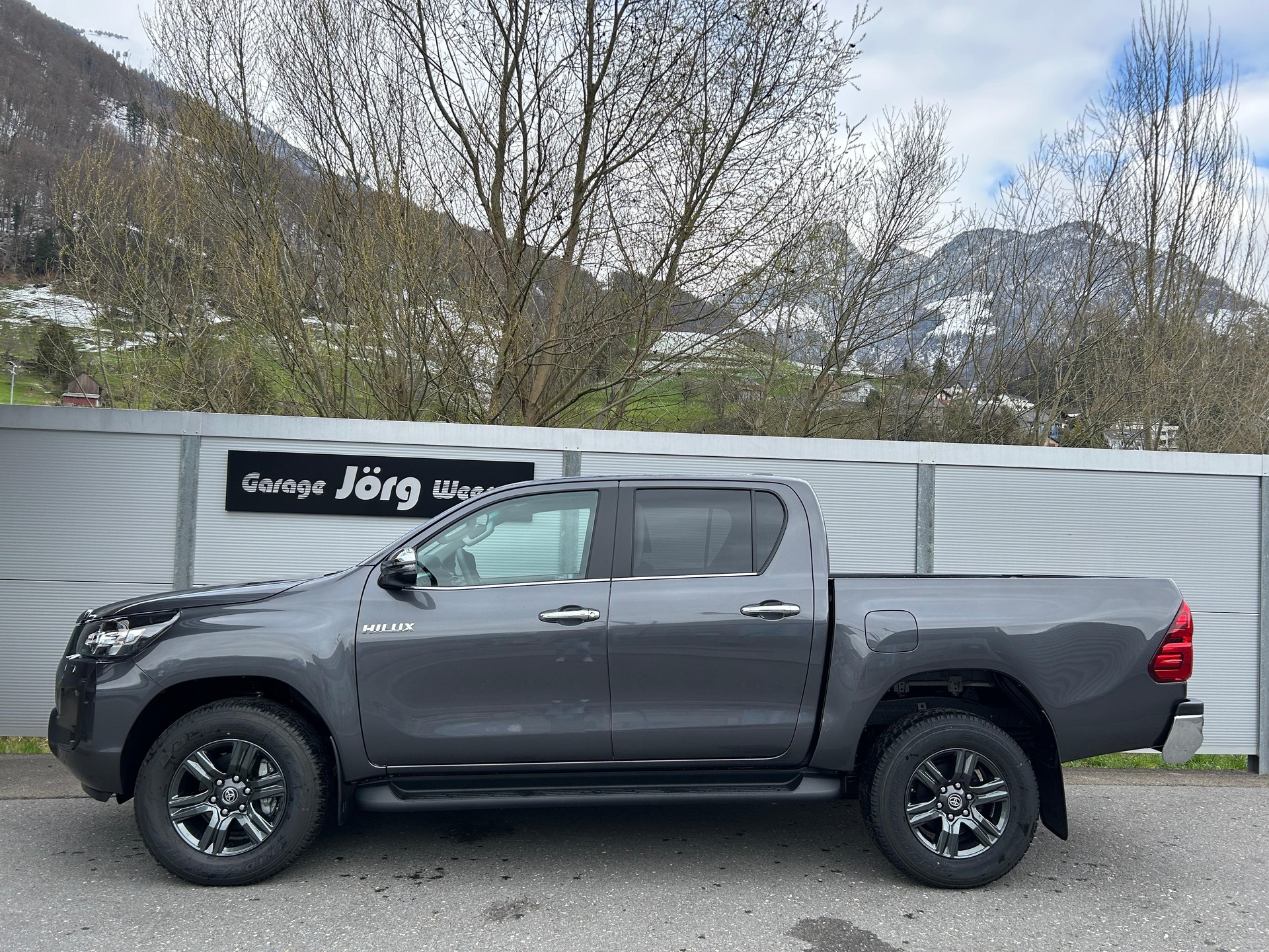 TOYOTA Hilux Double Cab.-Pick-up 2.4 D-4D 150 Style-image-2