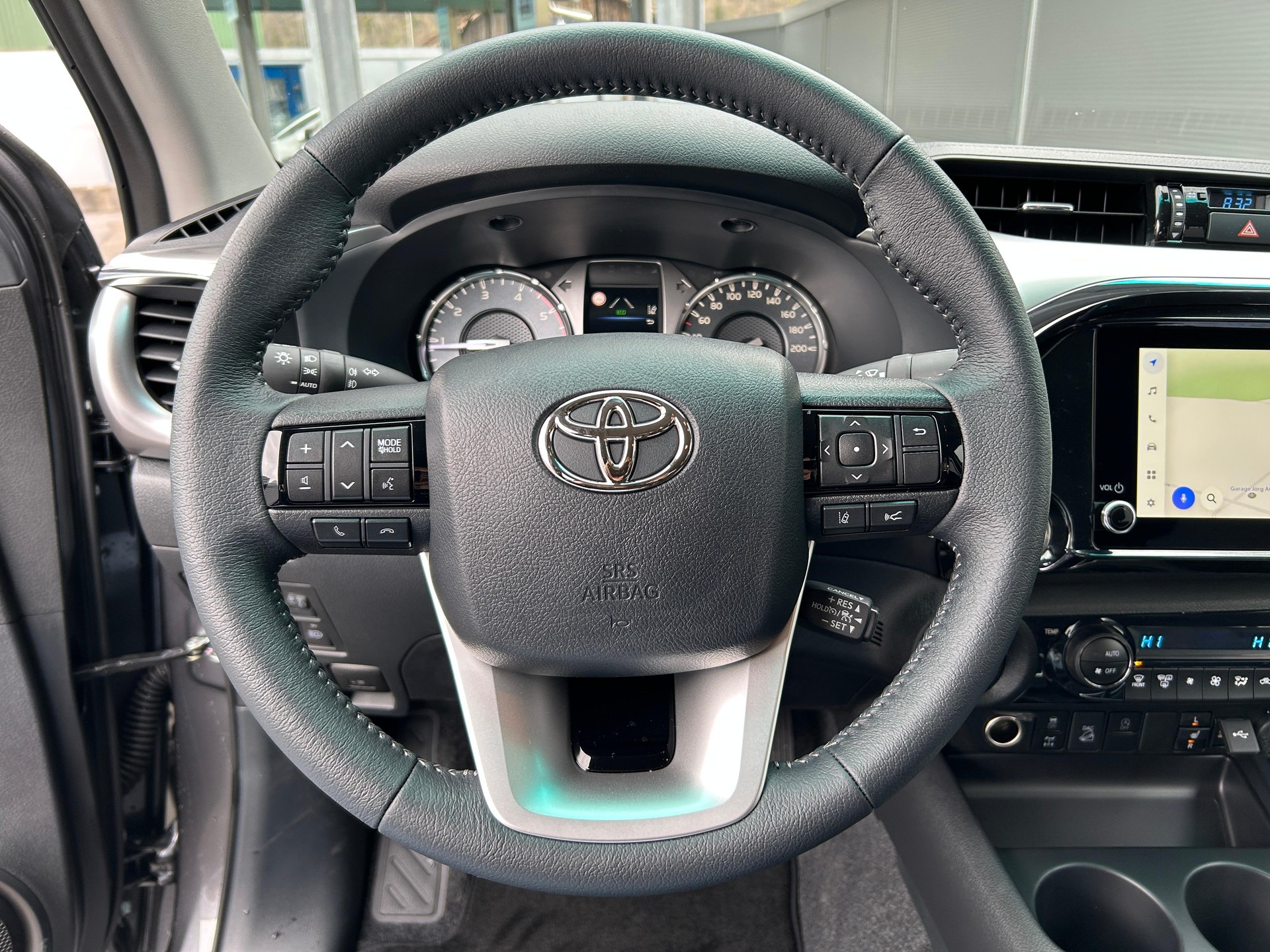 TOYOTA Hilux Double Cab.-Pick-up 2.4 D-4D 150 Style-image-8