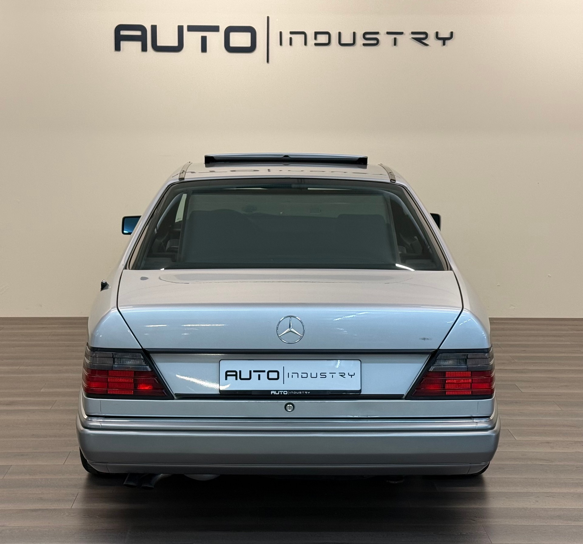 MERCEDES-BENZ 300 CE-image-7