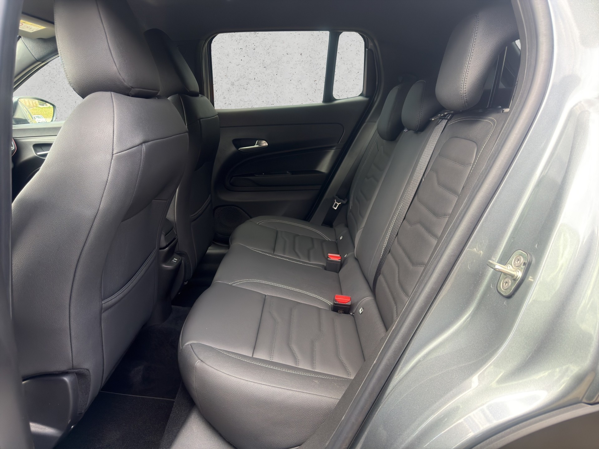 JEEP Avenger 1.2 MHEV Overland 4xe-image-9