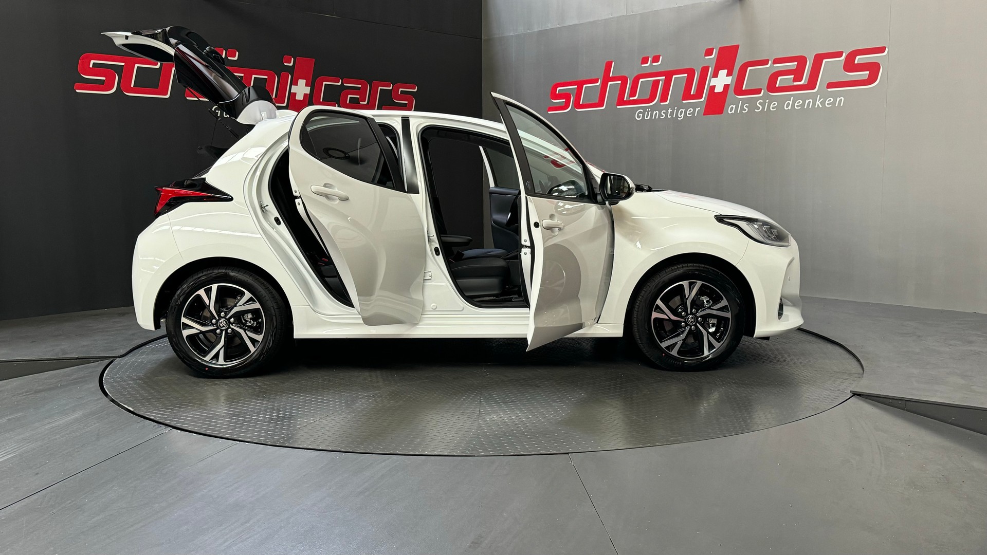 TOYOTA Yaris 1.5 Trend e-CVT-image-4