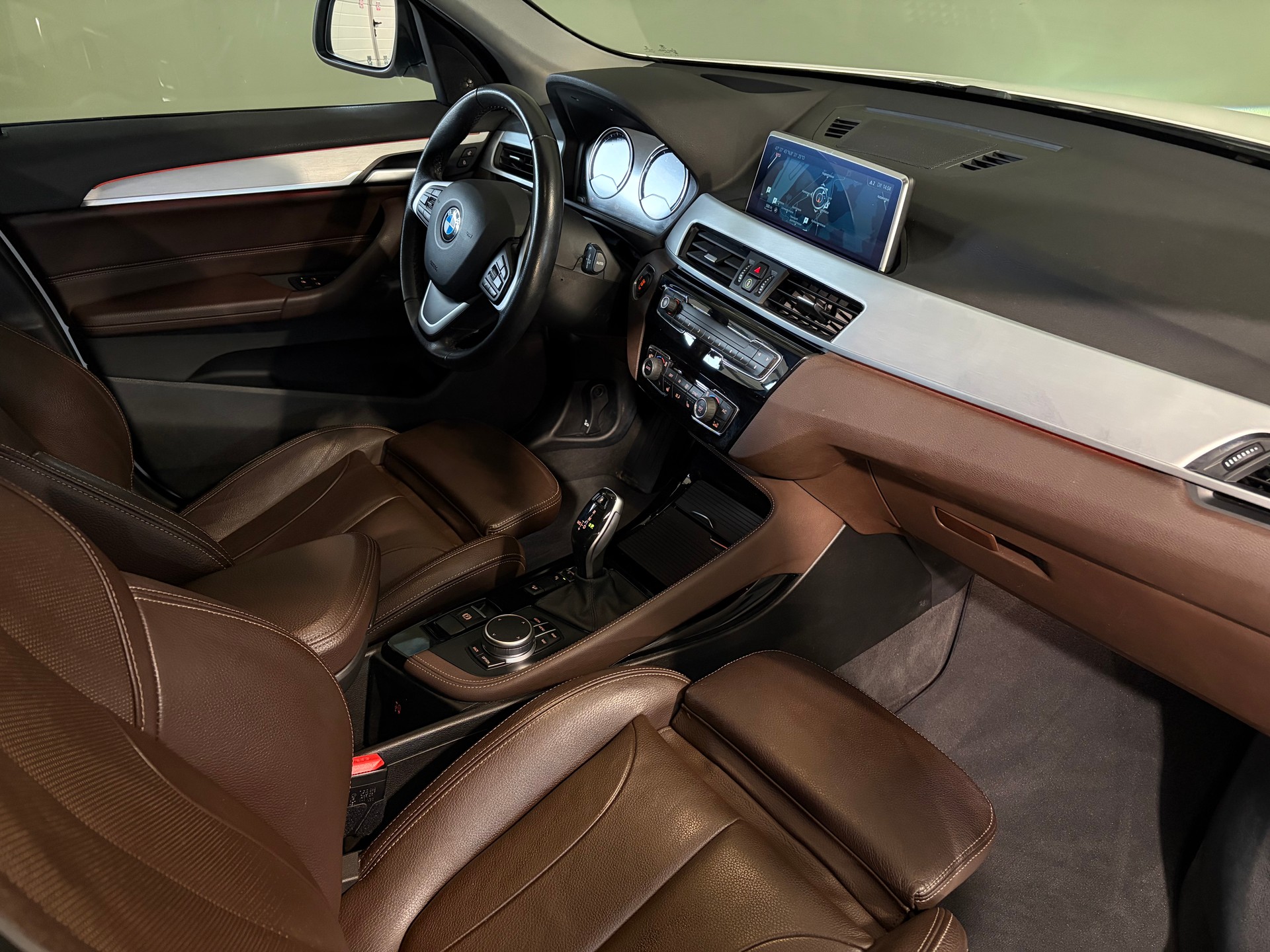 BMW X1 xDrive 20d Sport Line Steptronic*CH-Fahrzeug*-image-8