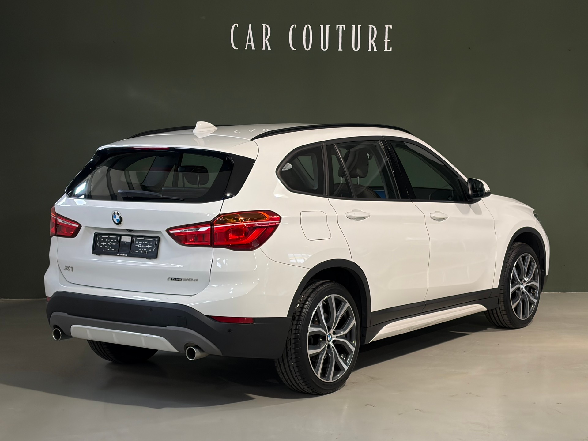 BMW X1 xDrive 20d Sport Line Steptronic*CH-Fahrzeug*-showroom-element-3