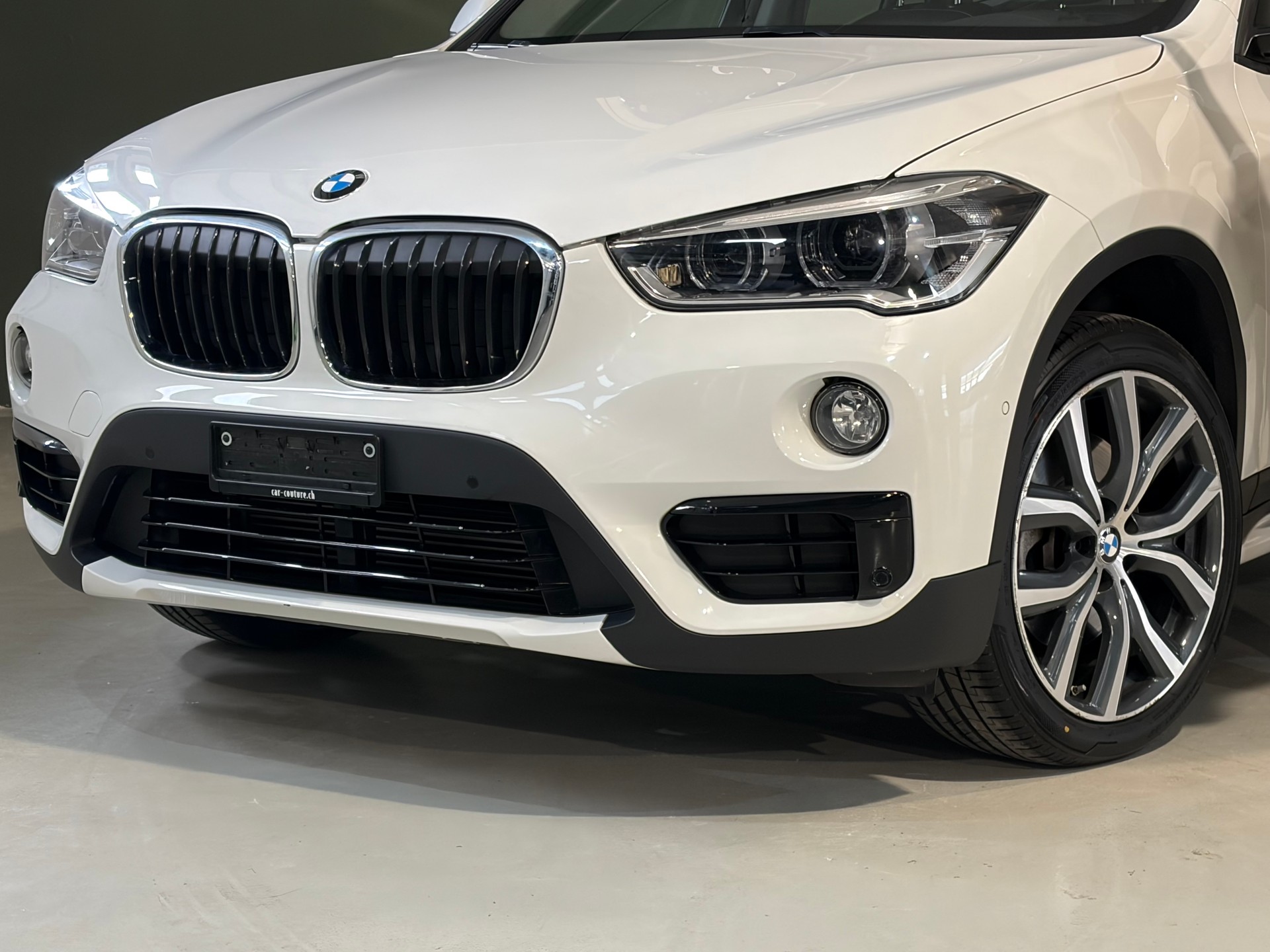 BMW X1 xDrive 20d Sport Line Steptronic*CH-Fahrzeug*-showroom-element-2