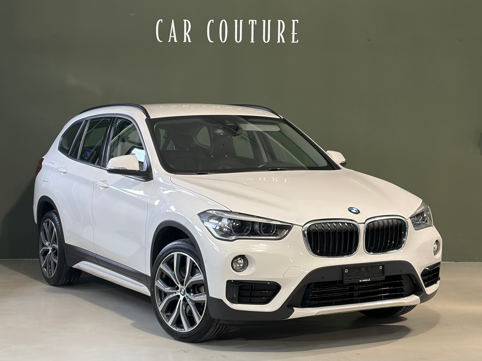 BMW X1 xDrive 20d Sport Line Steptronic*CH-Fahrzeug*-showroom-element-1