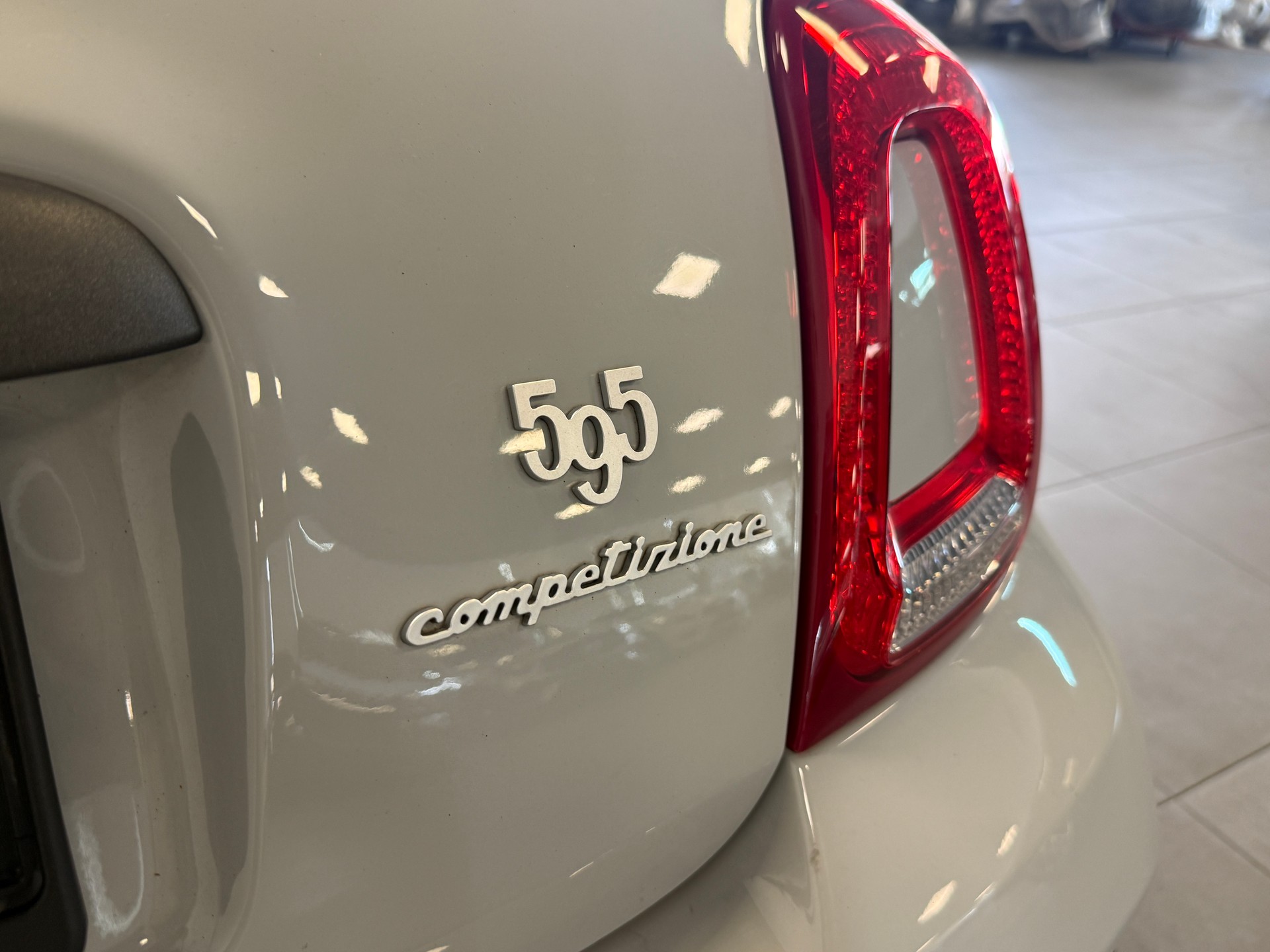 FIAT 595C 1.4 16V Turbo Abarth Competizione-image-4