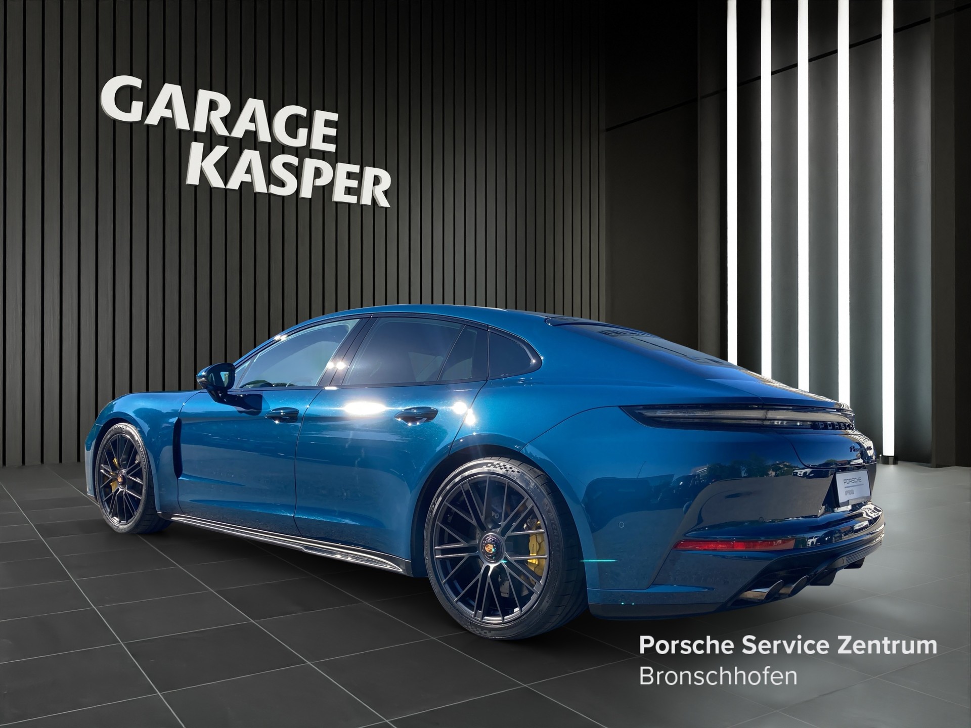 PORSCHE Panamera GTS-showroom-element-2