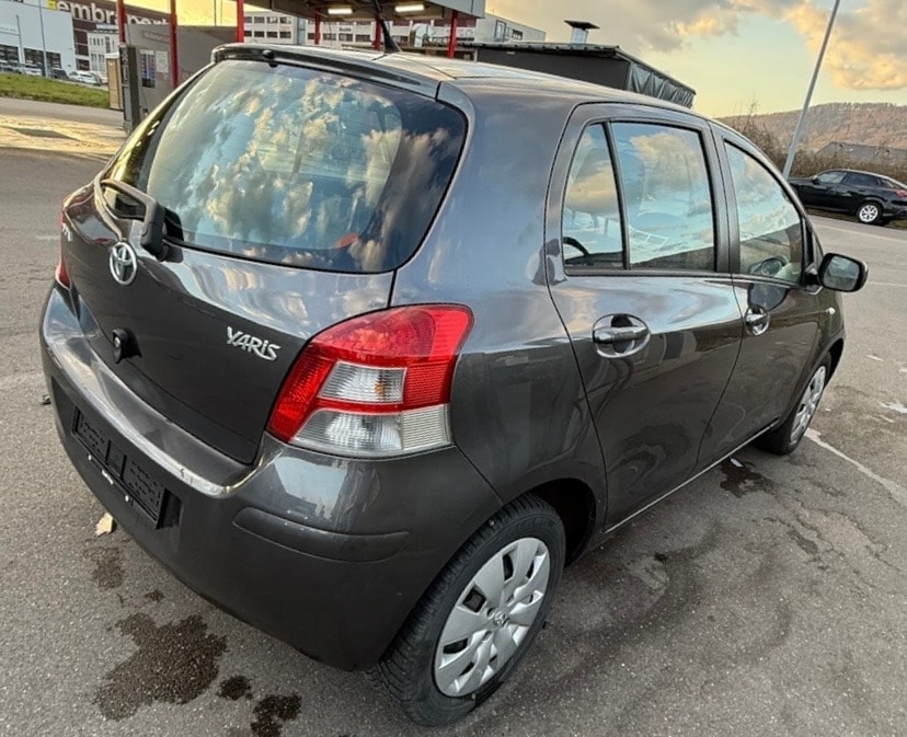 TOYOTA Yaris 1.33 Linea Sol-image-5
