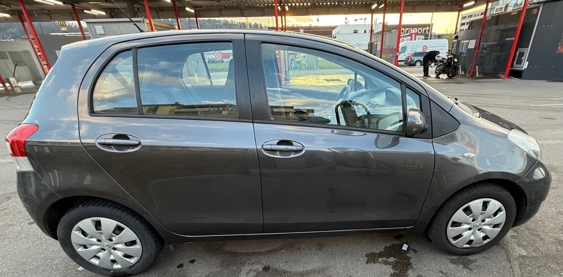 TOYOTA Yaris 1.33 Linea Sol-image-6