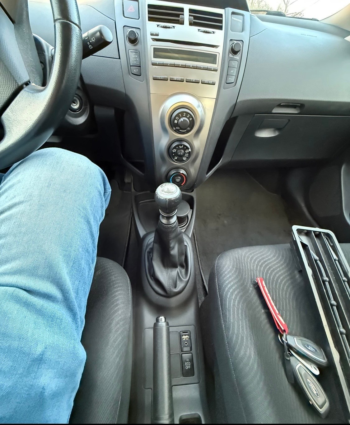 TOYOTA Yaris 1.33 Linea Sol-image-11