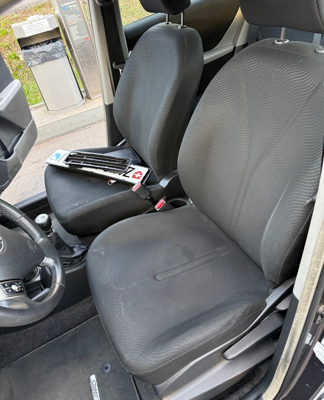 TOYOTA Yaris 1.33 Linea Sol-image-9