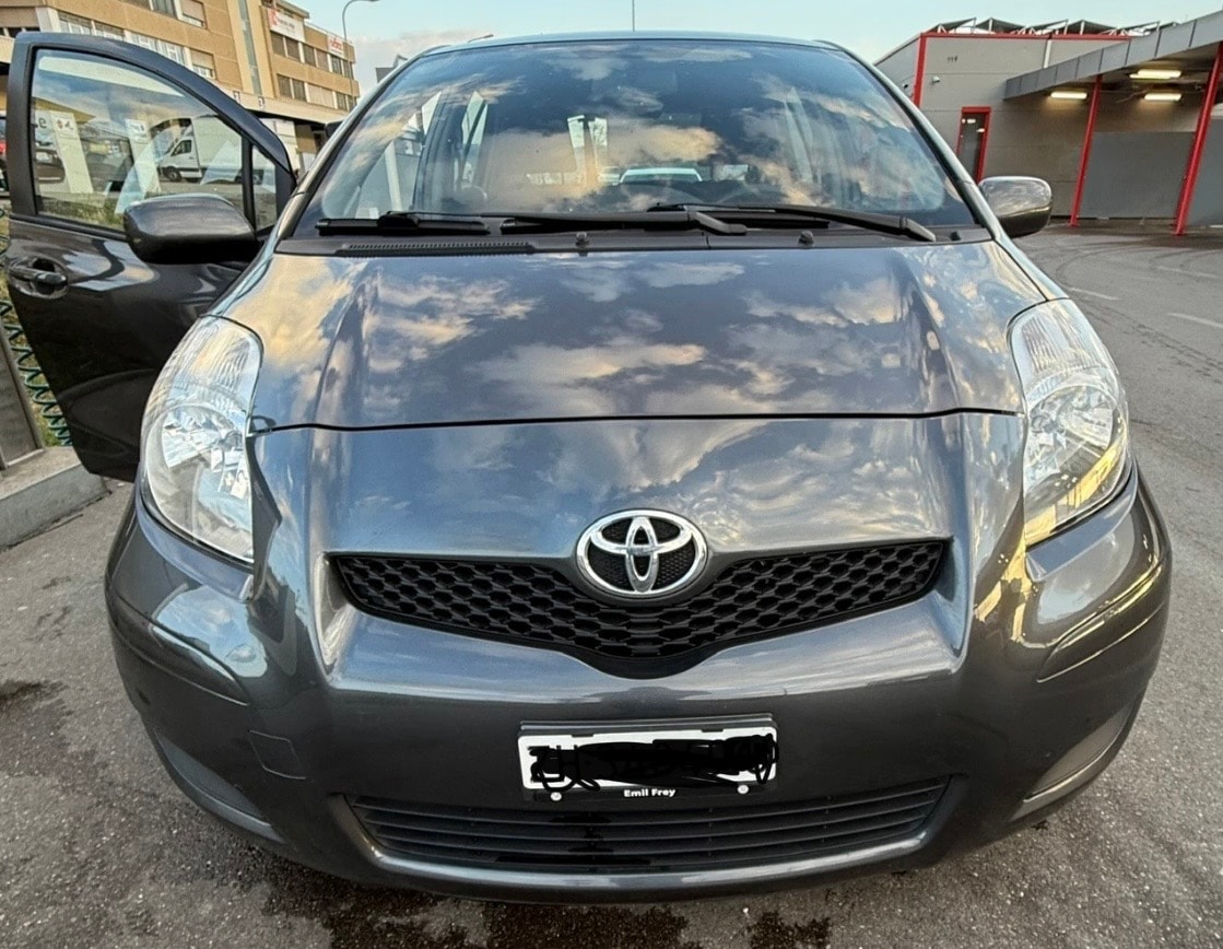 TOYOTA Yaris 1.33 Linea Sol