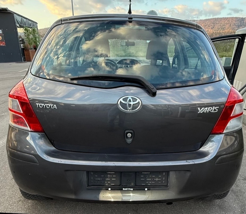 TOYOTA Yaris 1.33 Linea Sol-image-4