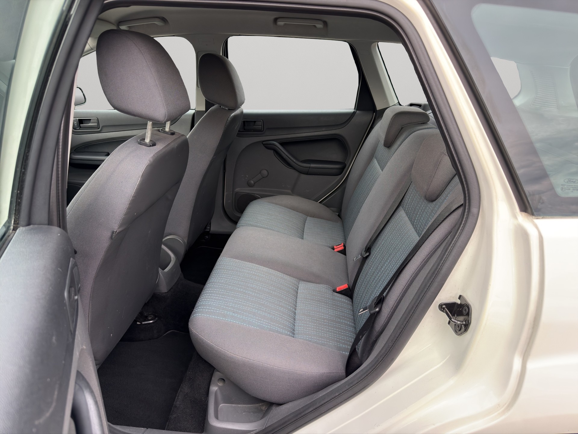FORD Focus 1.6 TDCi Trend-image-8