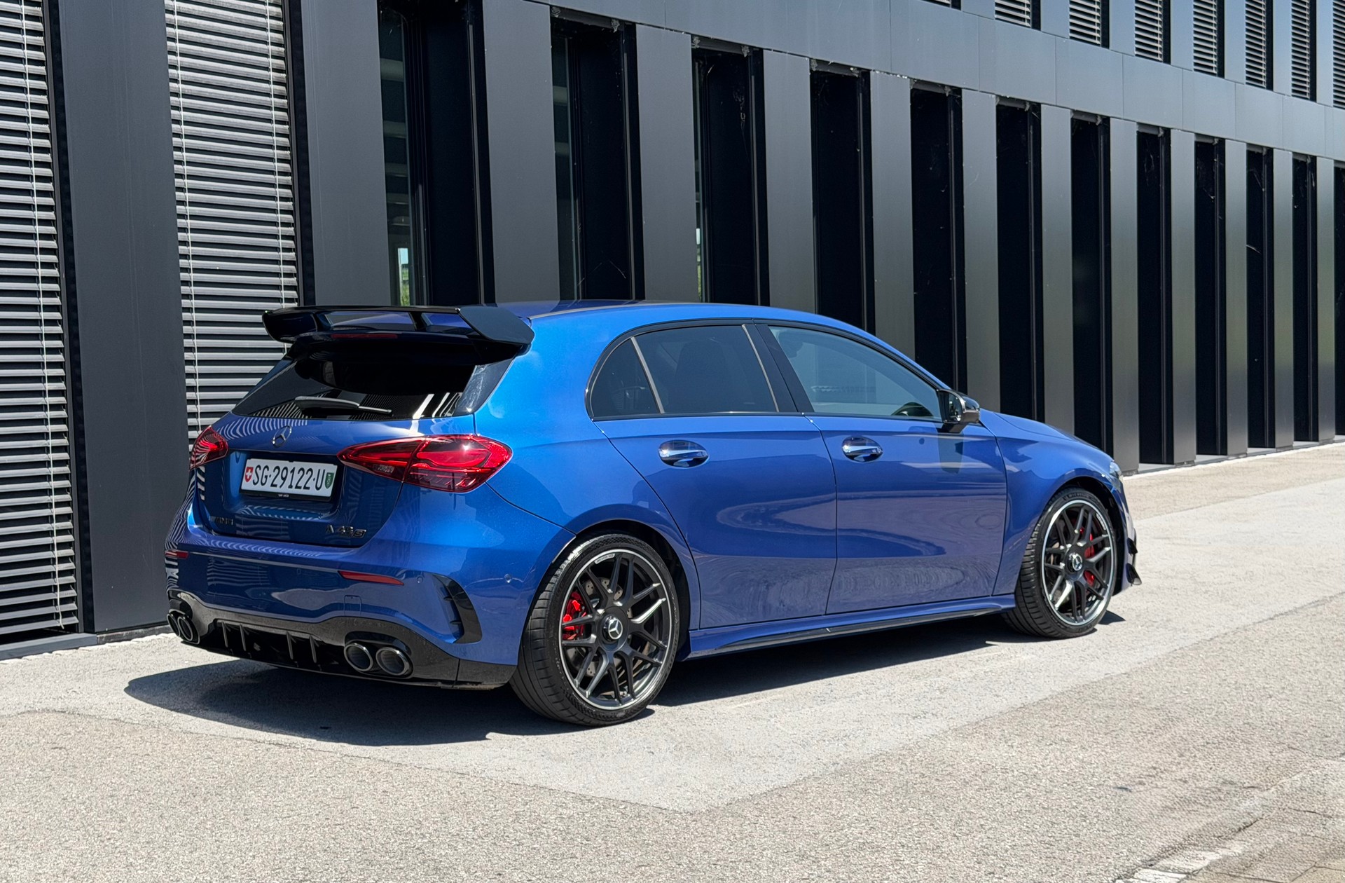 MERCEDES-BENZ A AMG 45 S 4Matic+ ♦️EDITION 1*AMG Plus* NP 106`430.-♦️-showroom-element-1