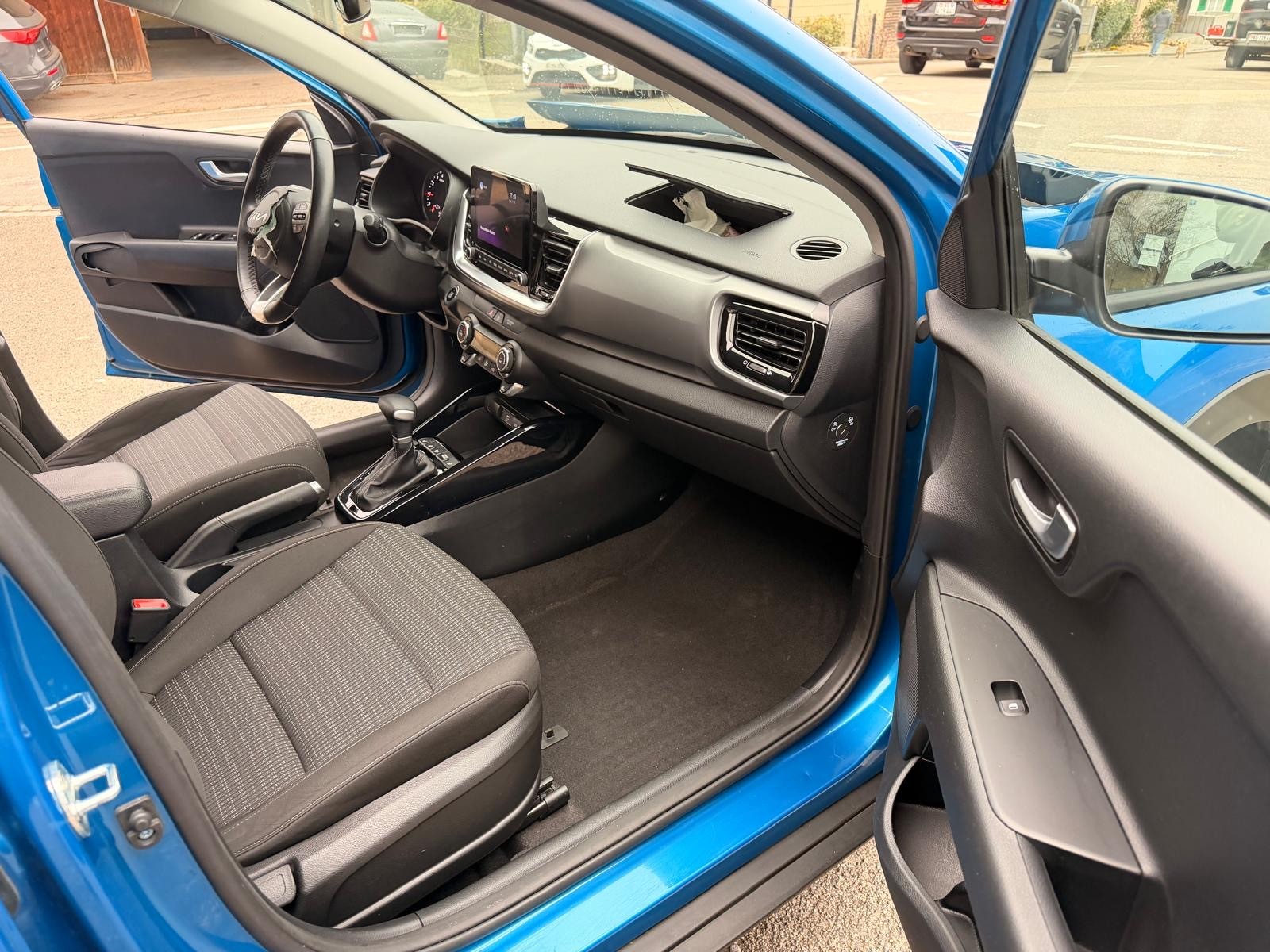 KIA Stonic 1.0 T-GDI Power DCT-image-12