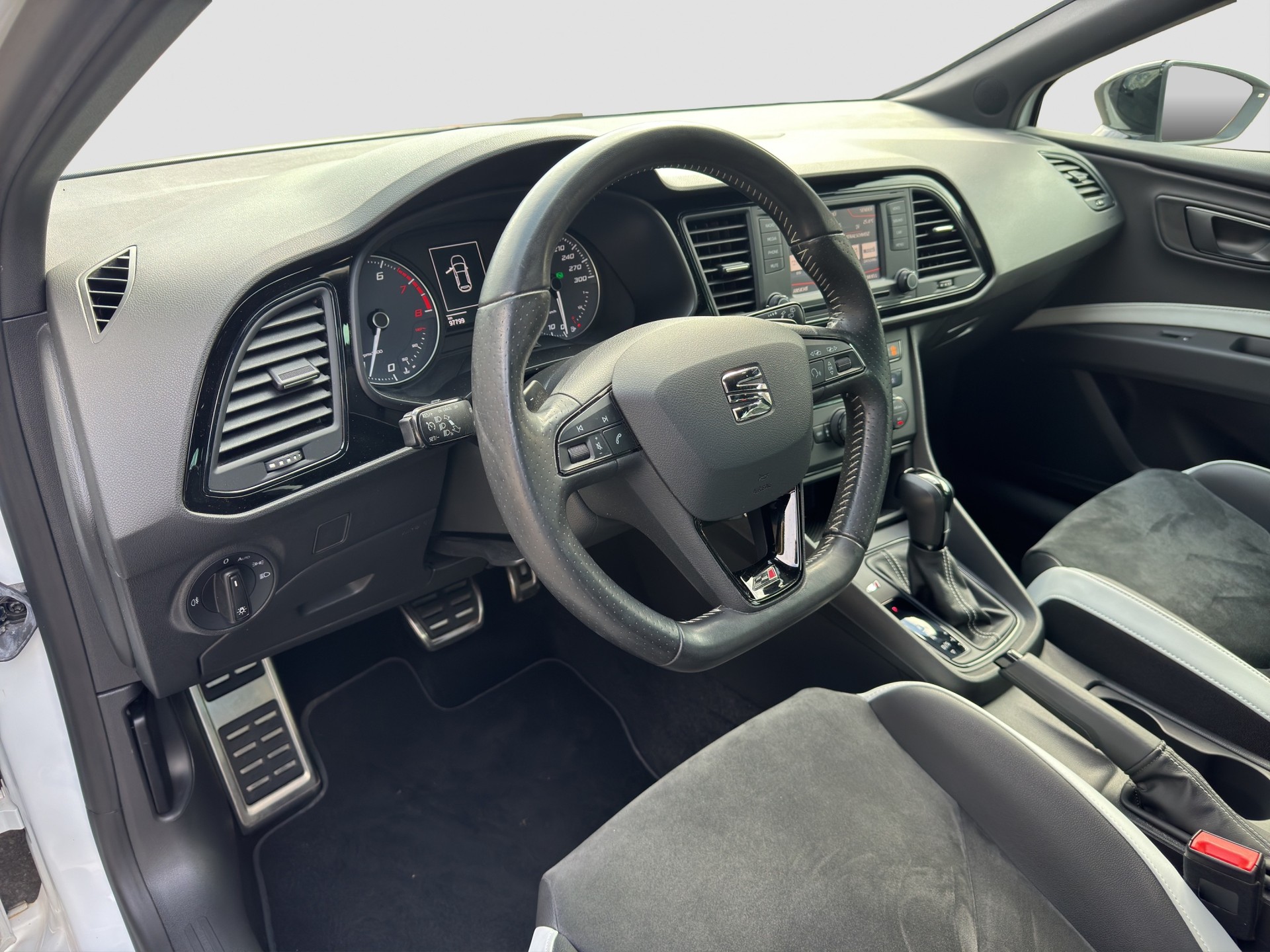 SEAT Leon 2.0 TSI Cupra 280 DSG-image-8