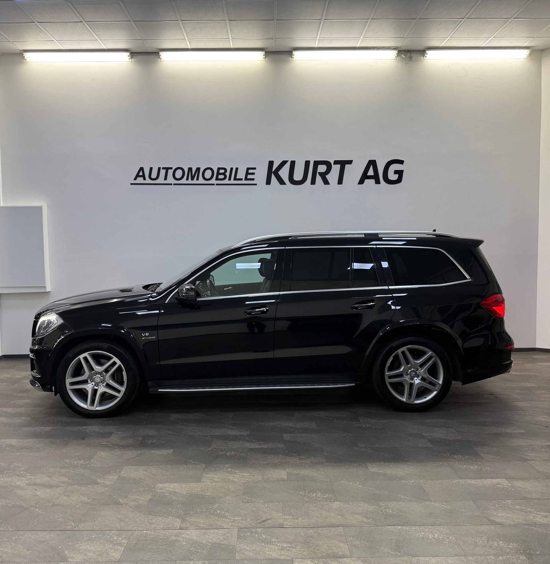 MERCEDES-BENZ GL 500 4Matic 7G-Tronic-showroom-element-3