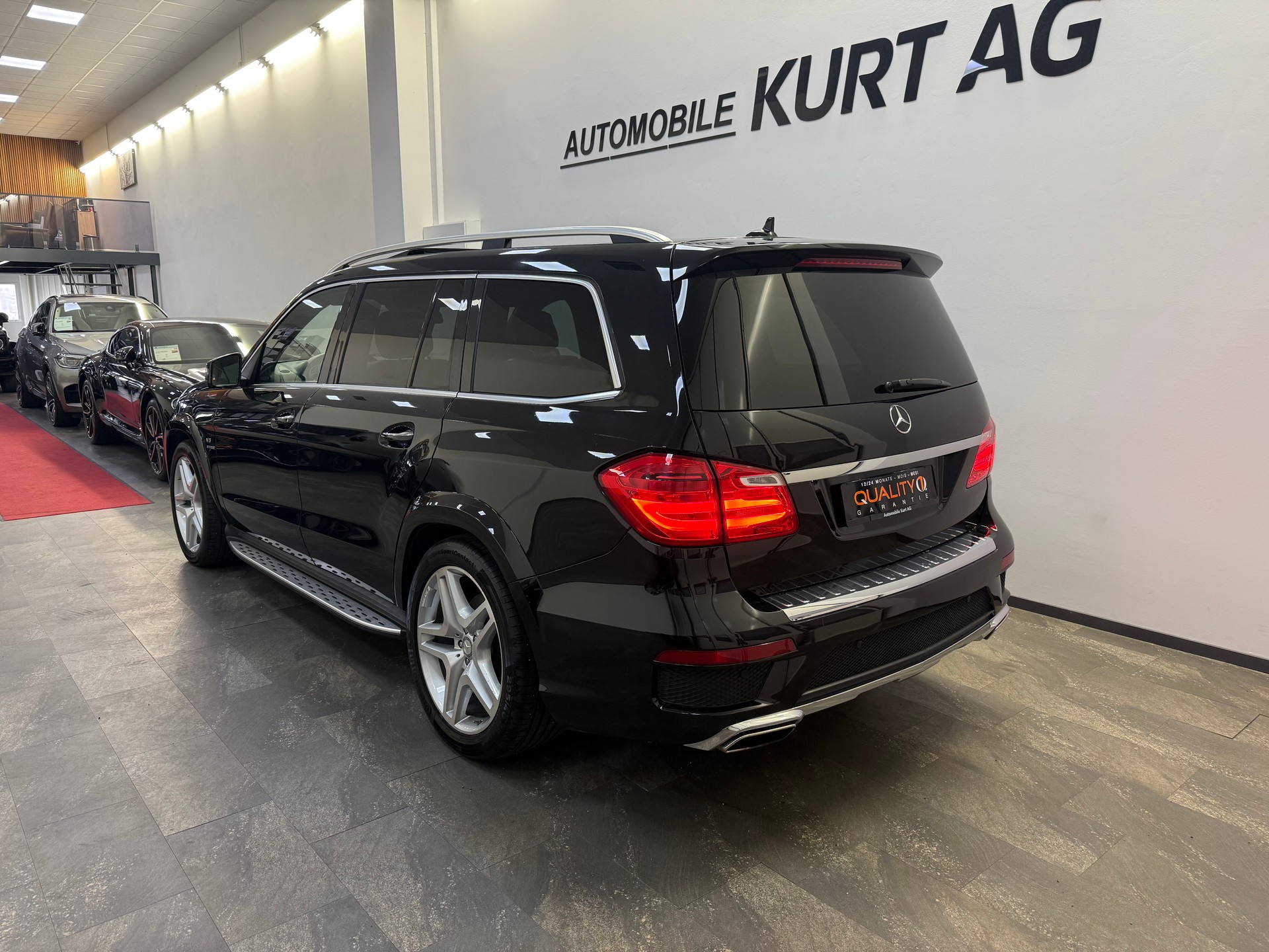 MERCEDES-BENZ GL 500 4Matic 7G-Tronic-showroom-element-2