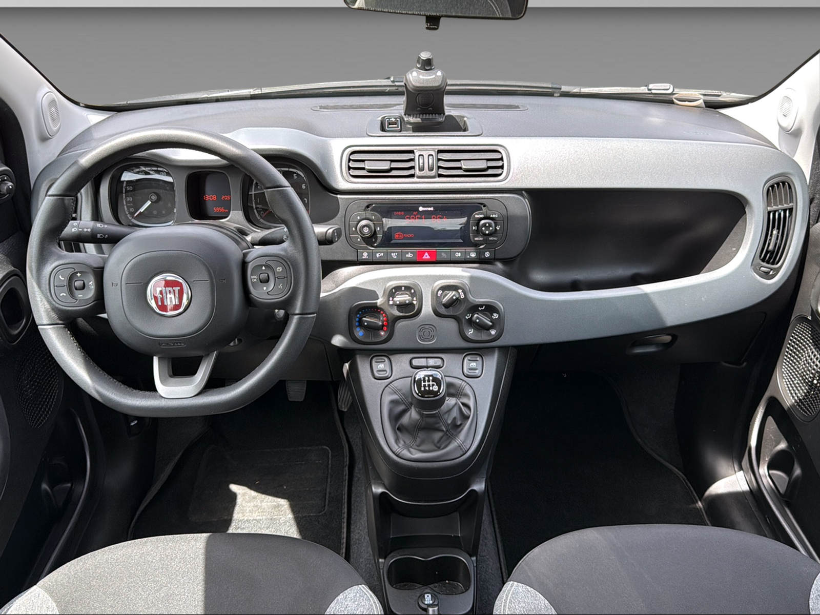 FIAT Panda 1.0 Hybrid City Life-image-16