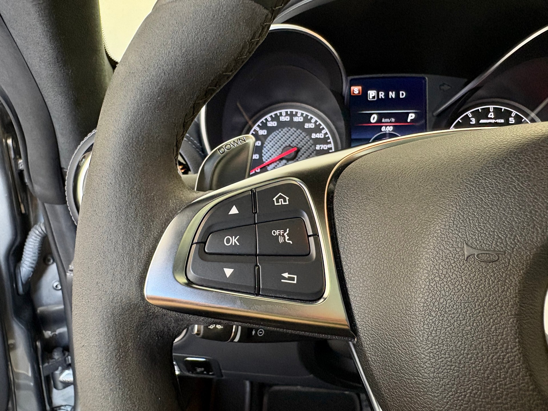 MERCEDES-BENZ AMG GT Speedshift DCT-image-22