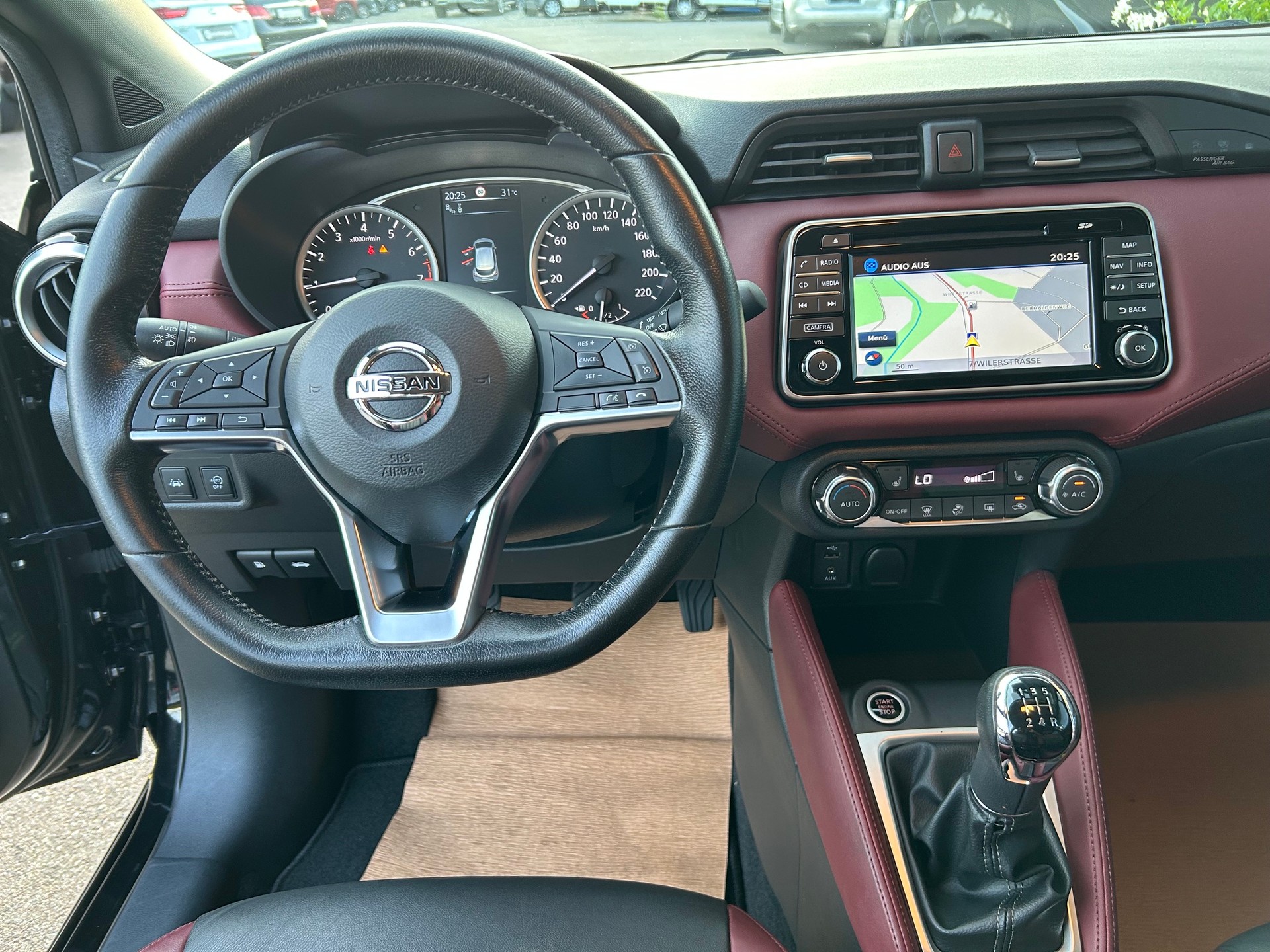 NISSAN Micra 0.9 IG-T tekna-image-11