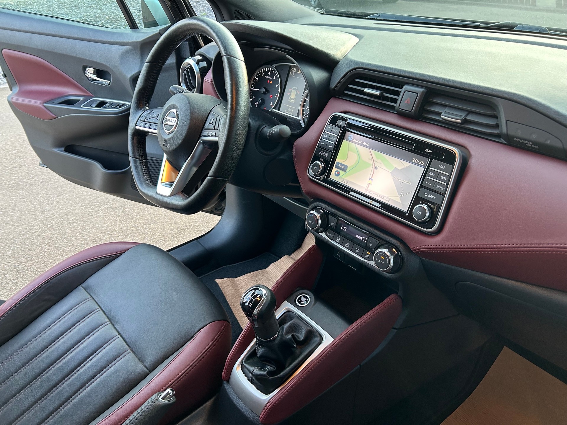 NISSAN Micra 0.9 IG-T tekna-image-9
