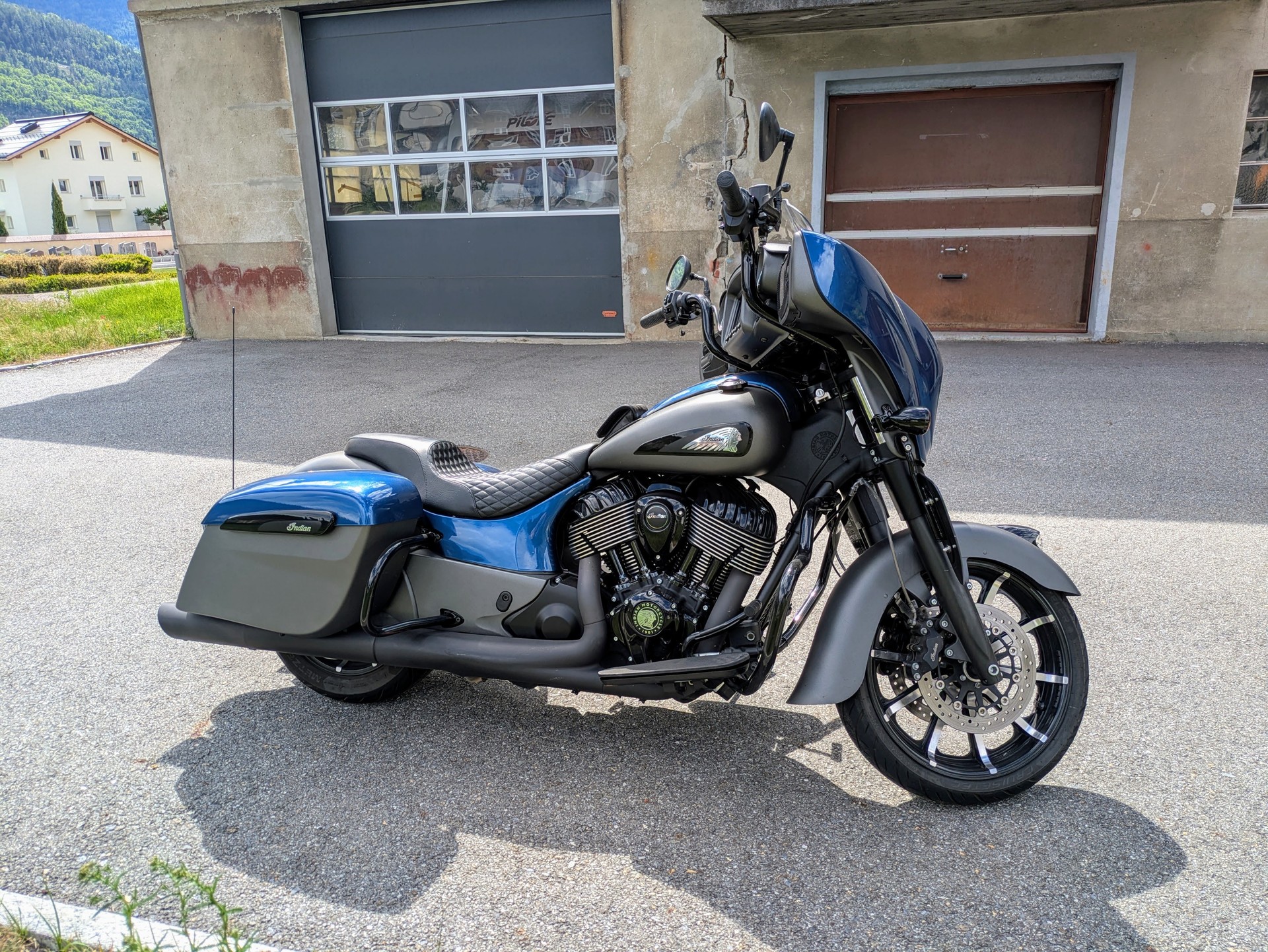 INDIAN Chieftain Dark Horse-image-1