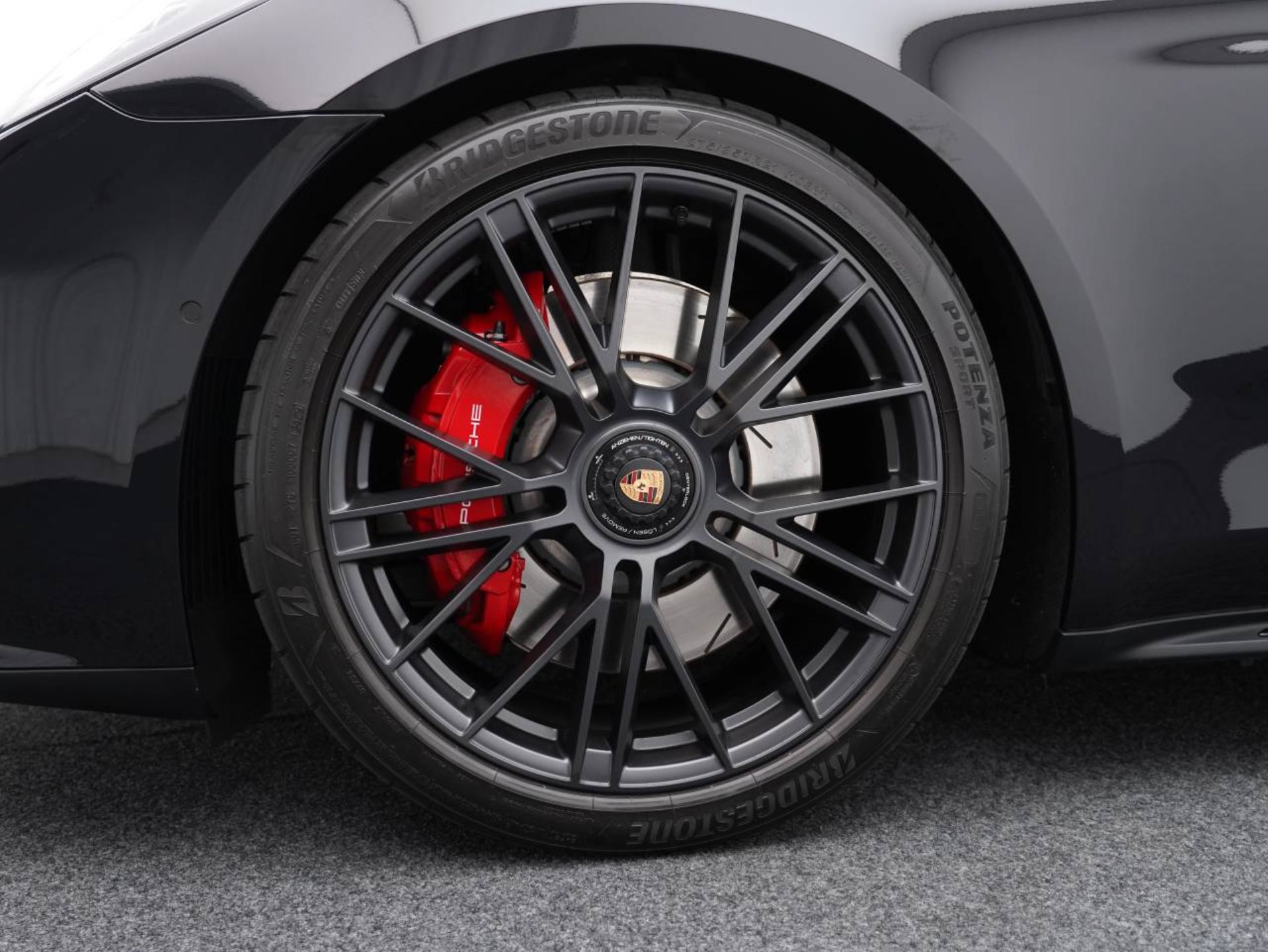 PORSCHE Panamera GTS-image-10