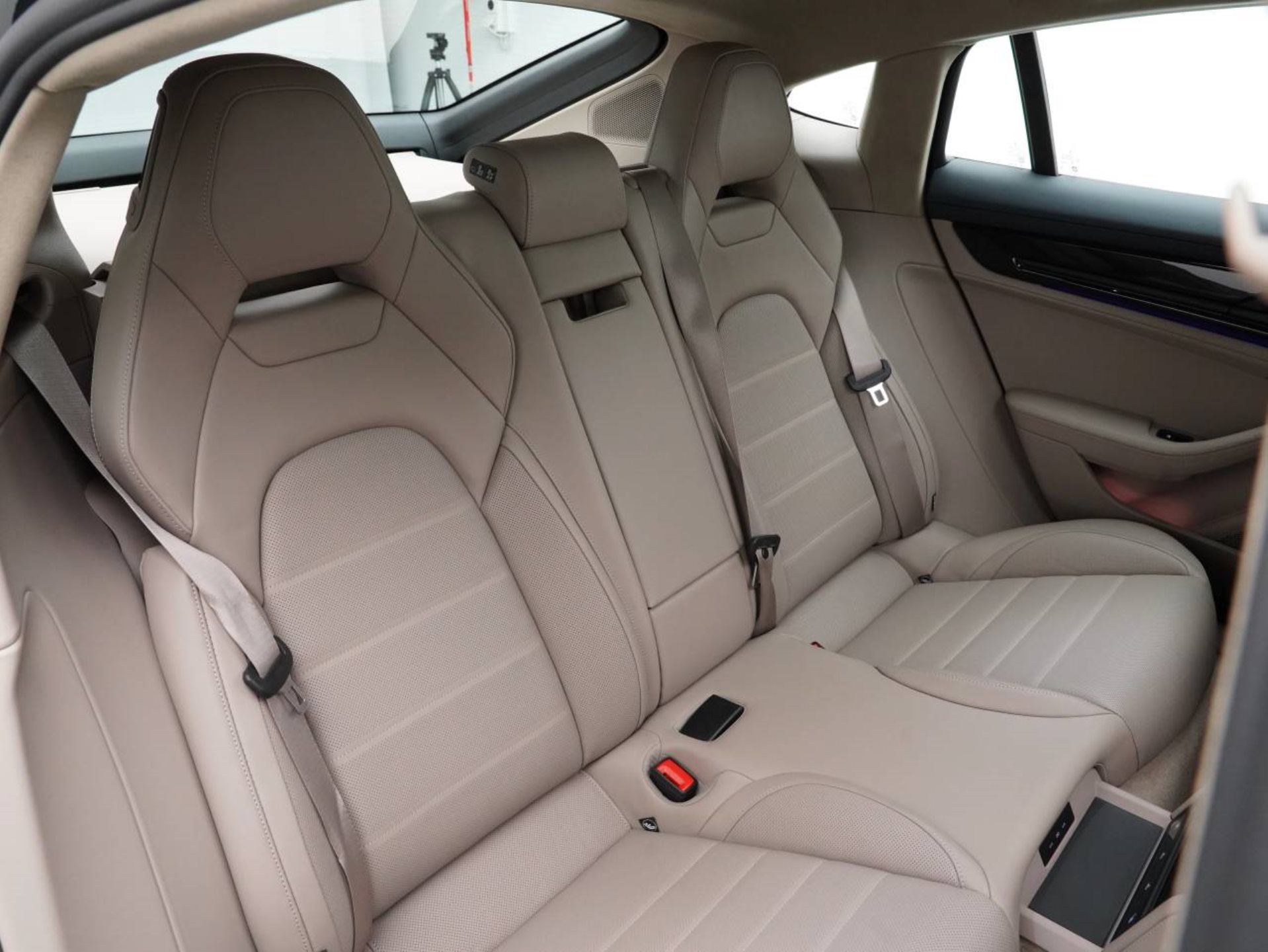 PORSCHE Panamera GTS-image-30