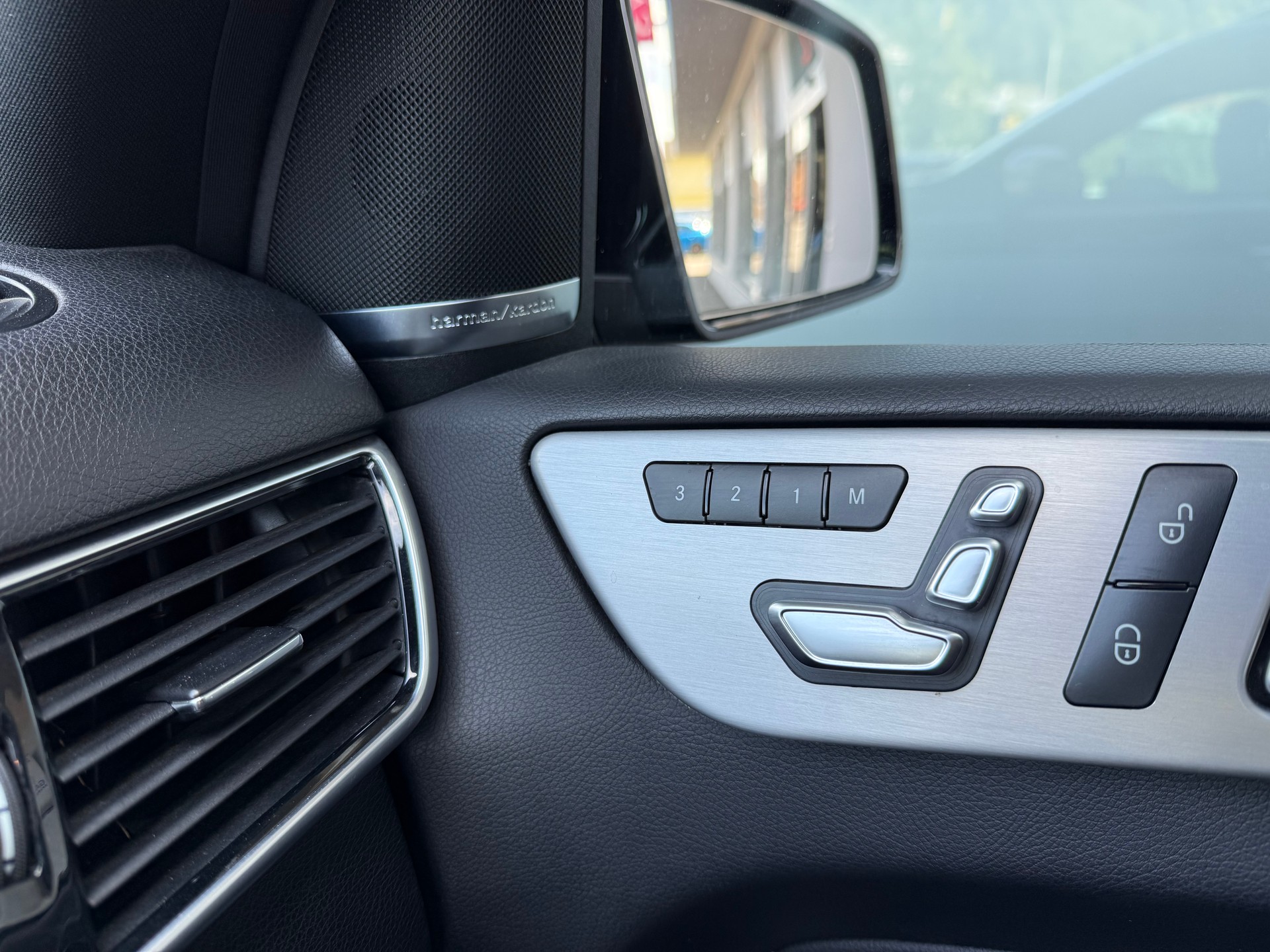 MERCEDES-BENZ GLE 350 d 4Matic 9G-Tronic-image-16