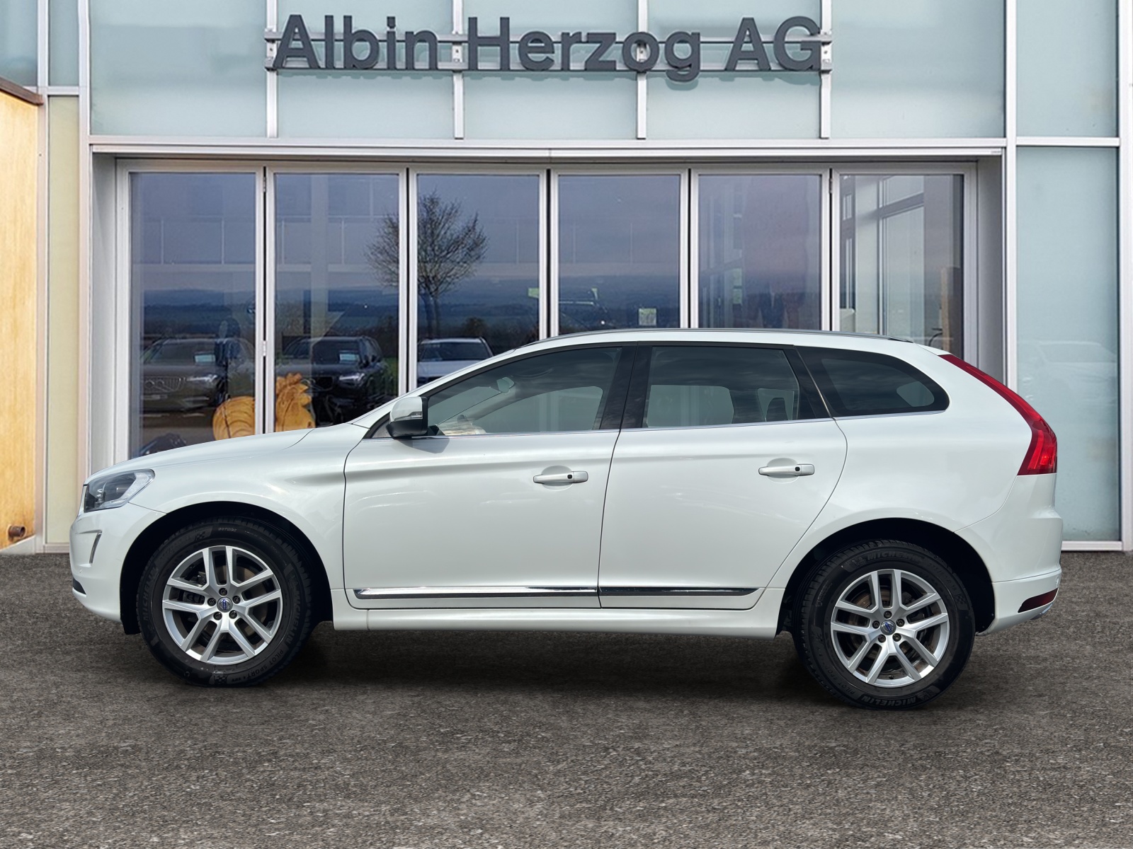 VOLVO XC60 2.4 D4 Summum AWD S/S-showroom-element-1