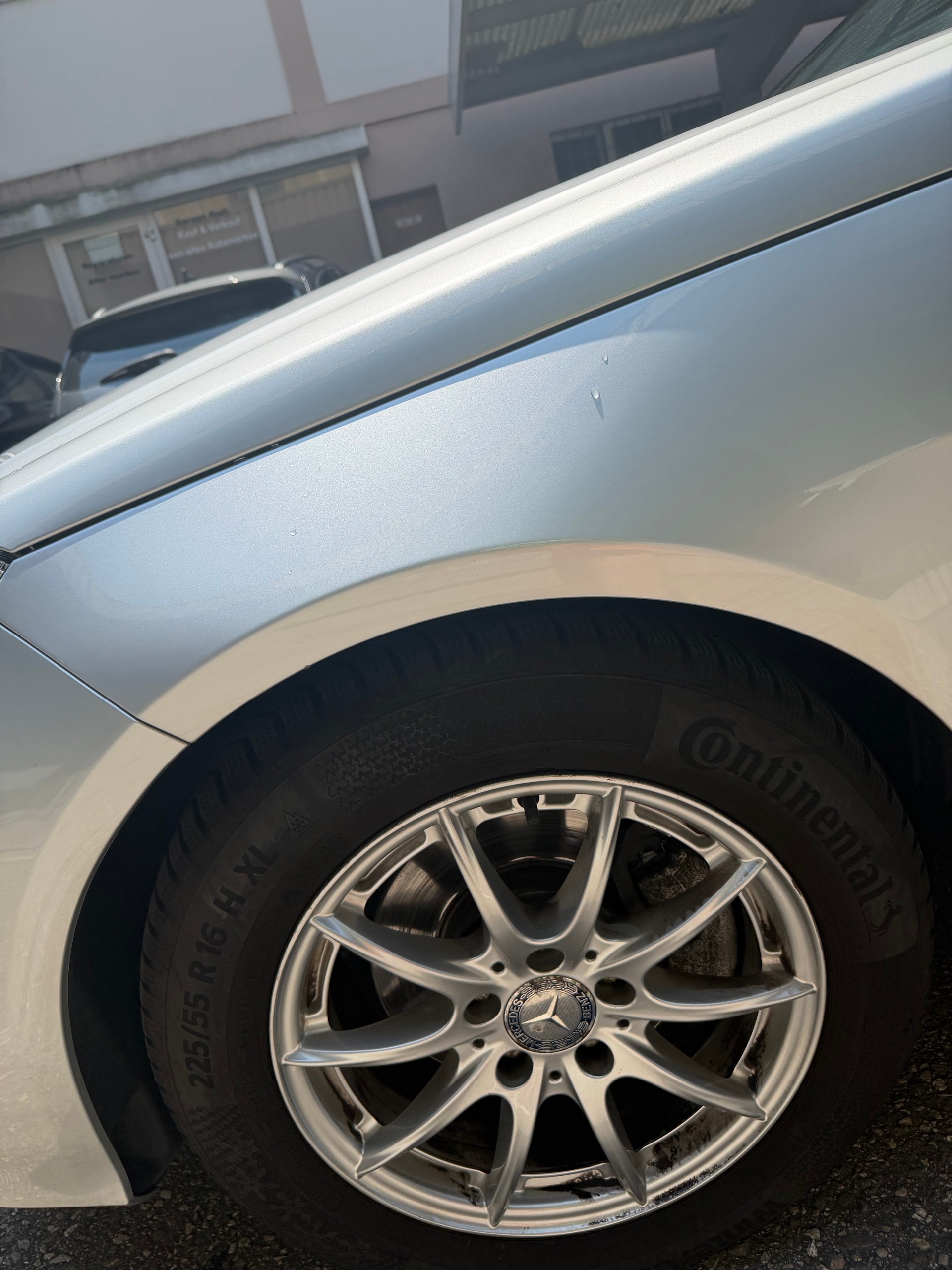 MERCEDES-BENZ E 200 CGI BlueEfficiency-image-8