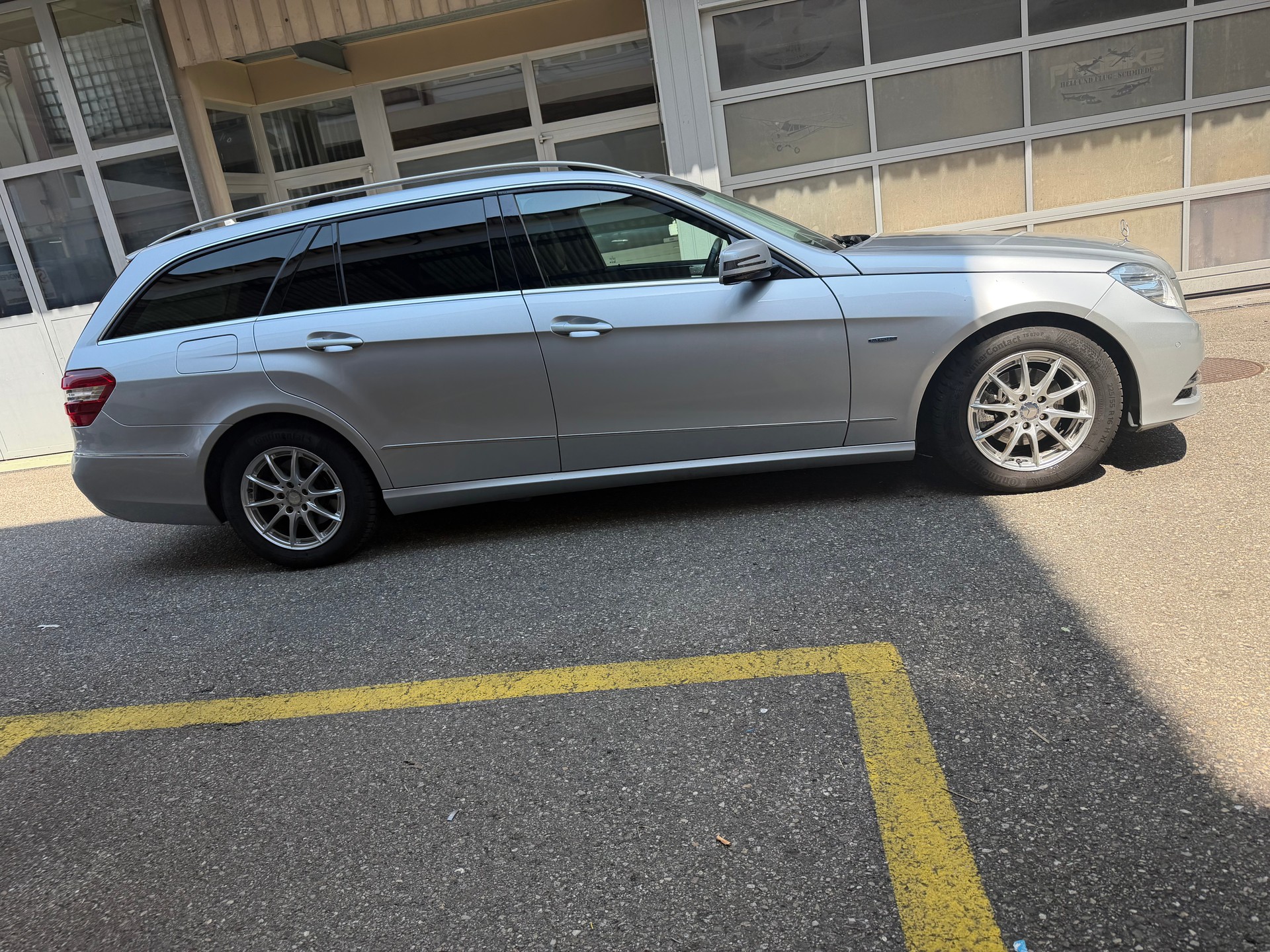 MERCEDES-BENZ E 200 CGI BlueEfficiency-image-2