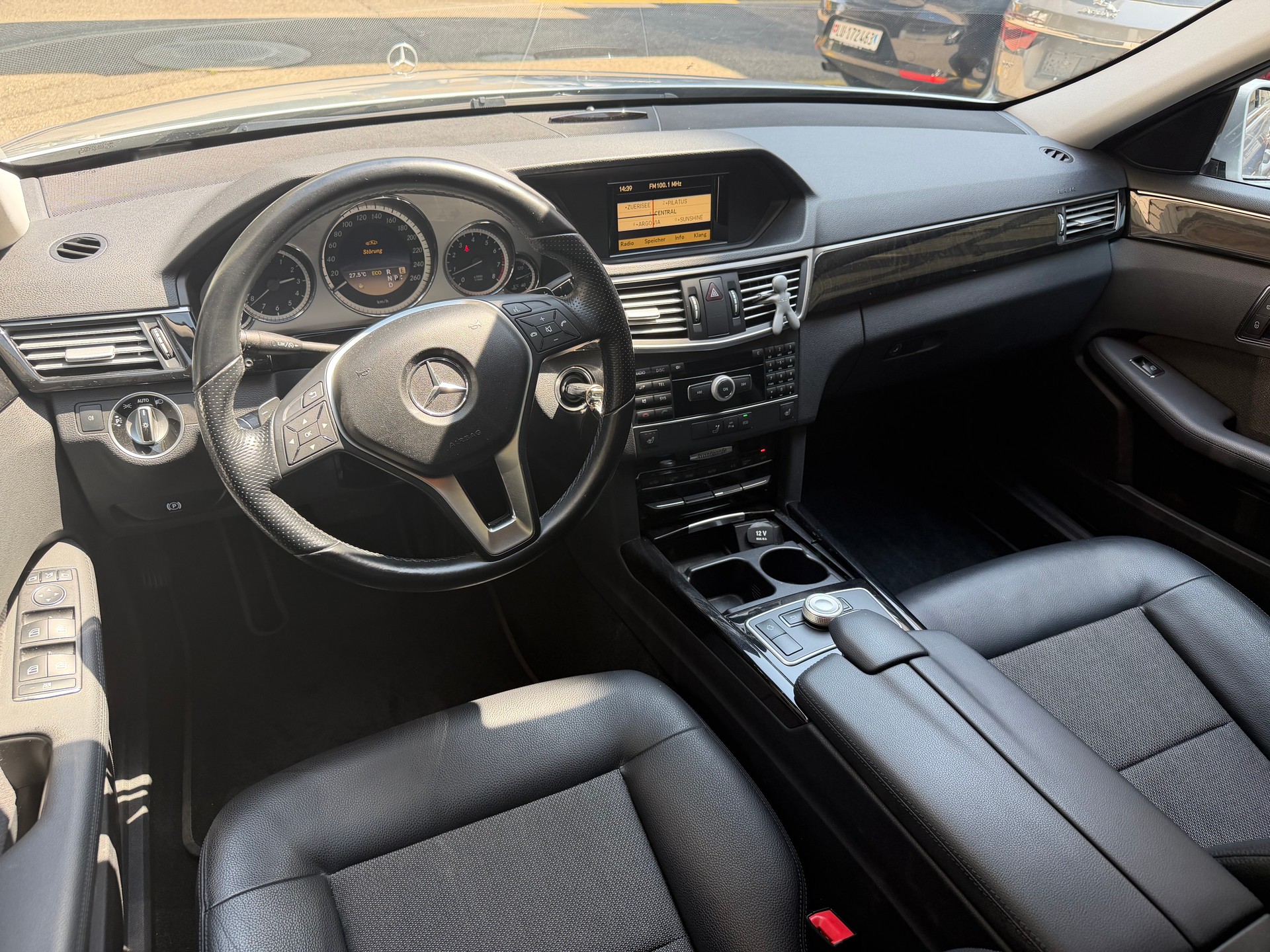 MERCEDES-BENZ E 200 CGI BlueEfficiency-image-11