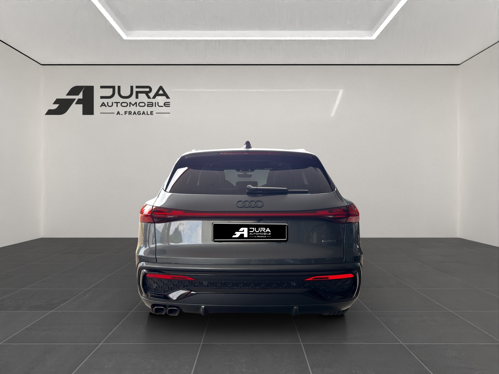 AUDI Q5 SUV 2.0 TDI quattro S Line-image-5