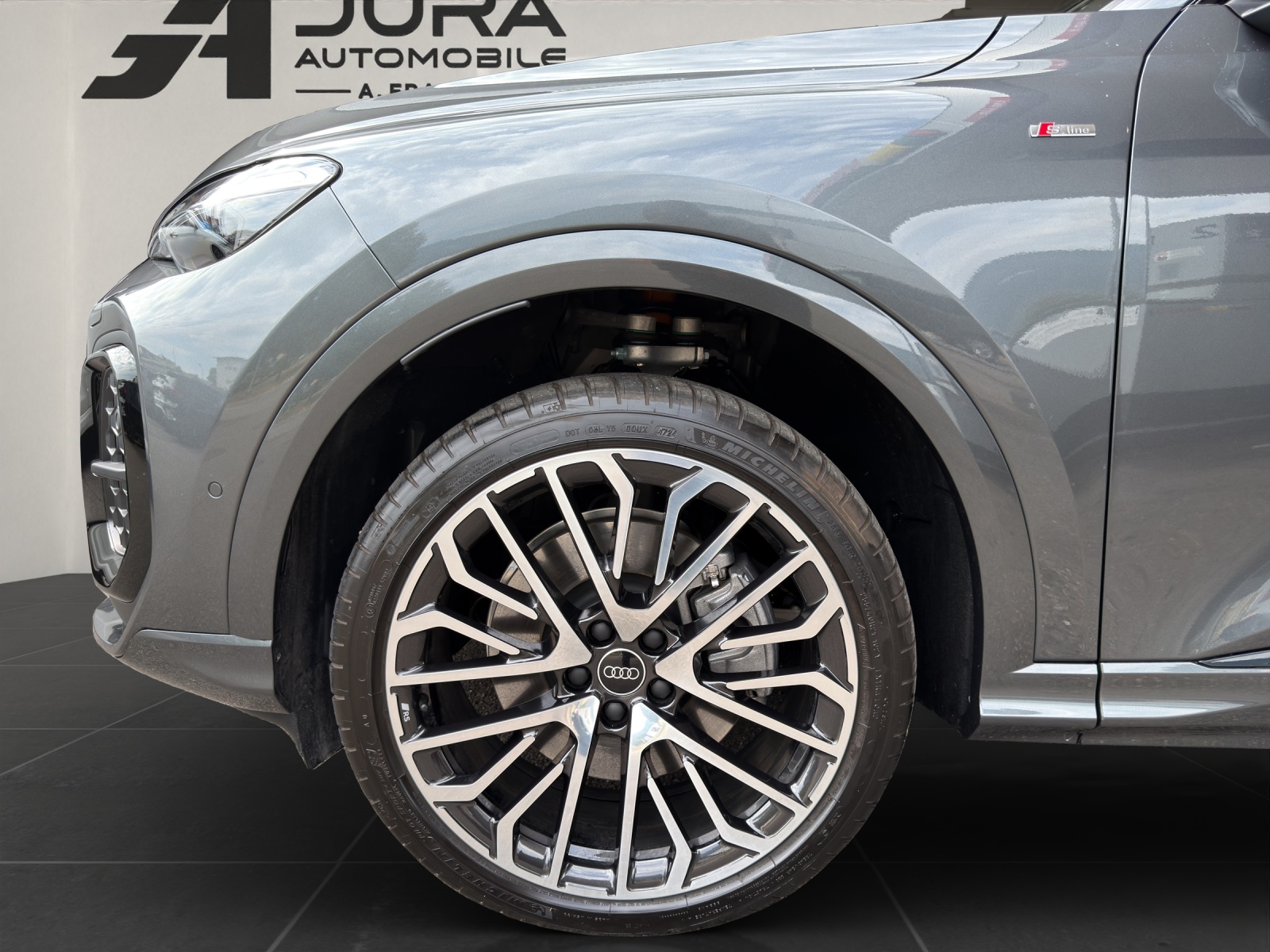 AUDI Q5 SUV 2.0 TDI quattro S Line-image-6