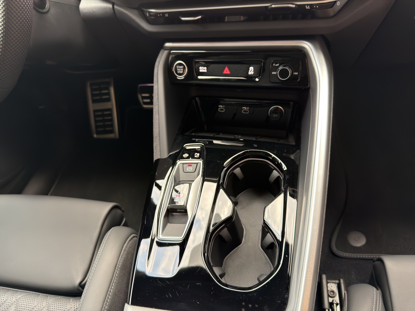 AUDI Q5 SUV 2.0 TDI quattro S Line-image-14