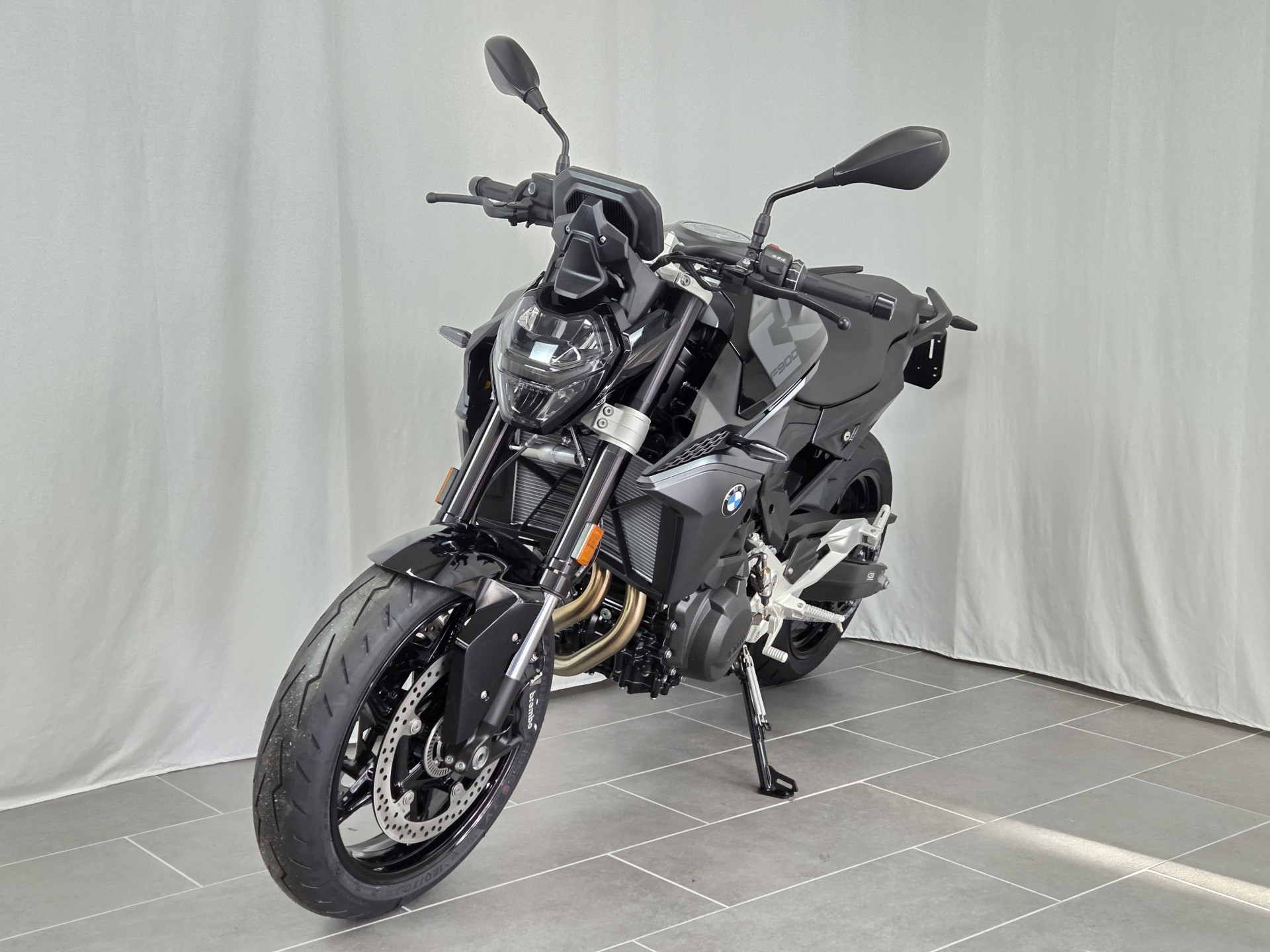 BMW F 900 R A2 Triple Black-image-2