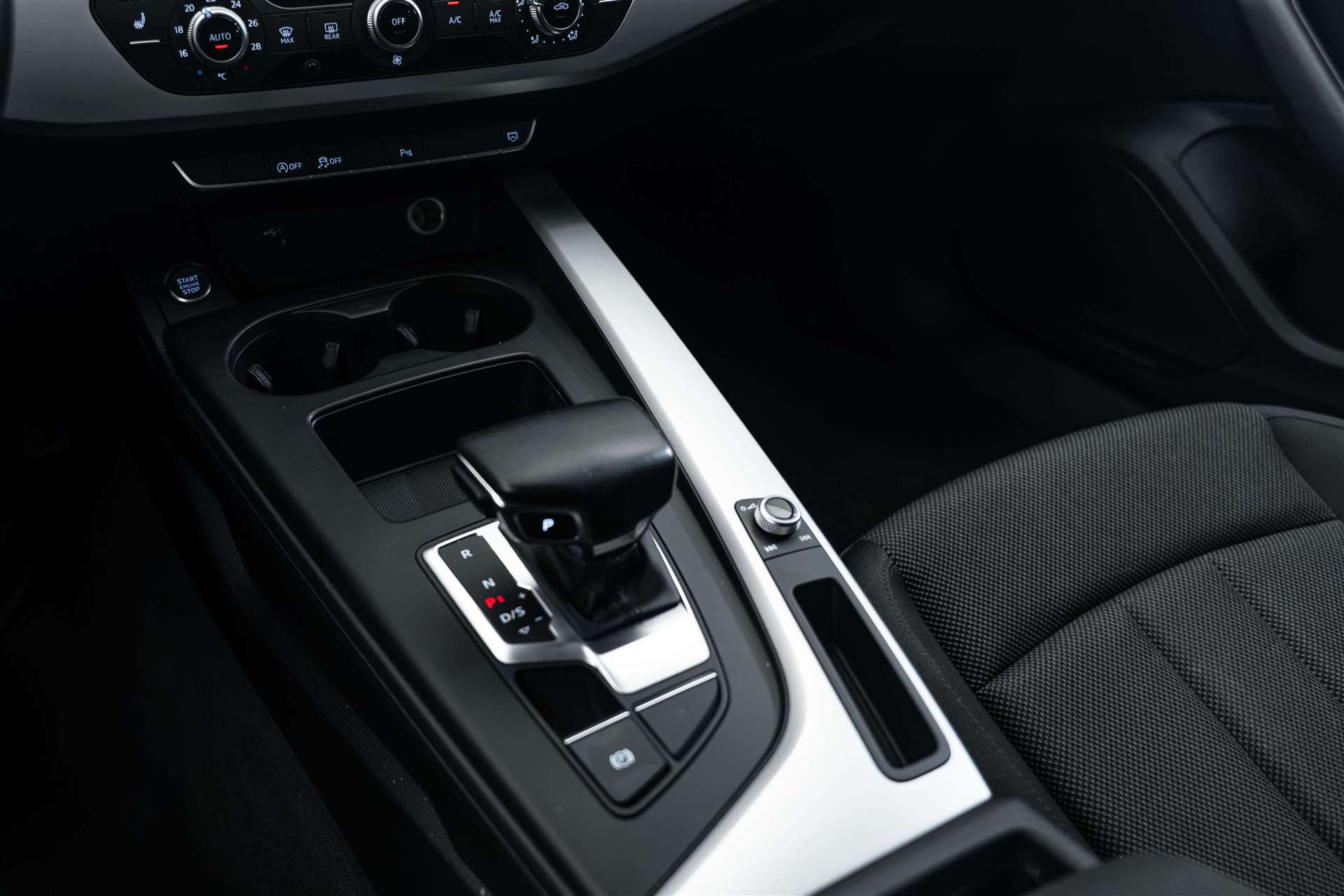 AUDI A4 Avant 35 TFSI S-tronic-image-24