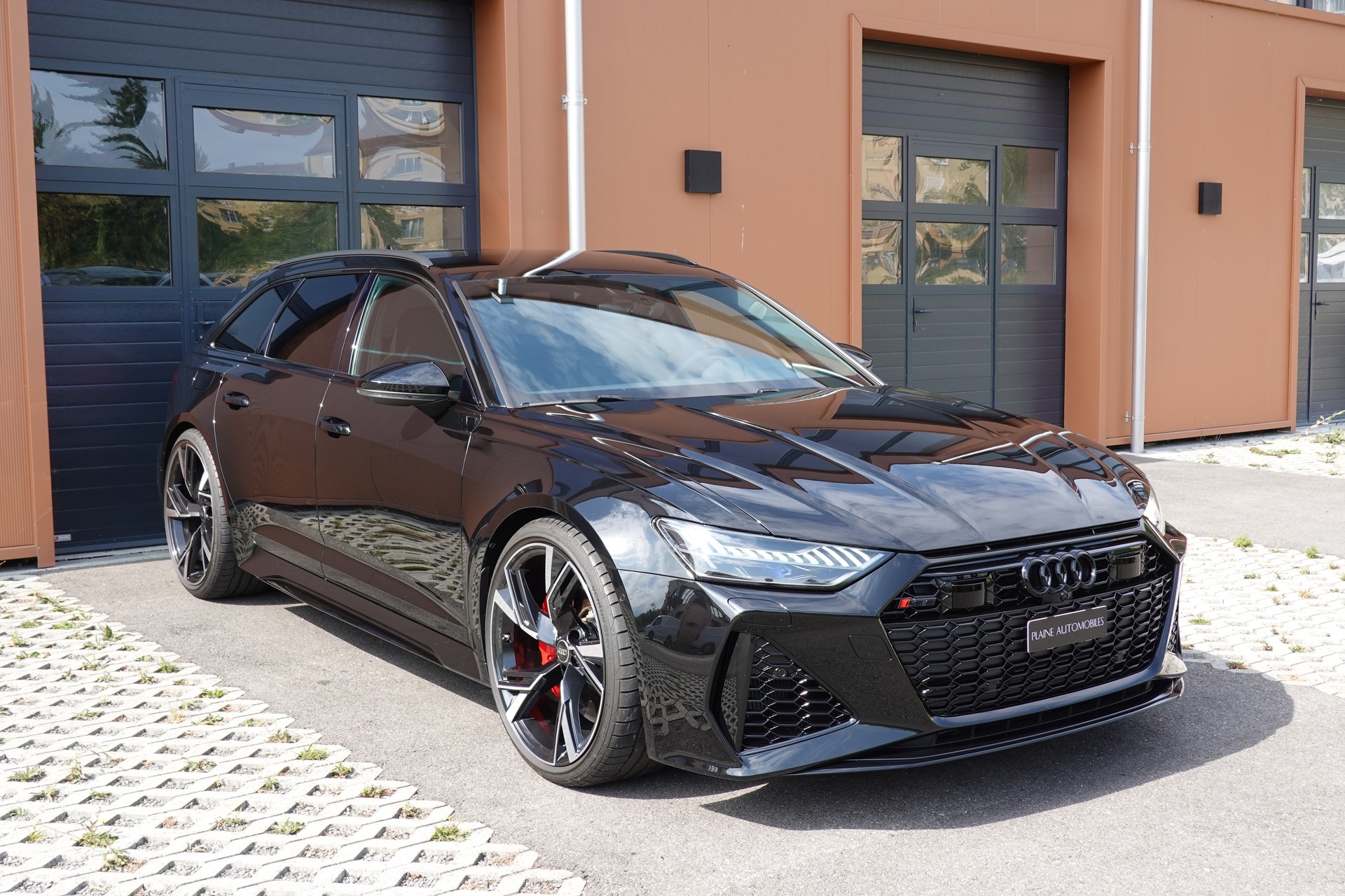 AUDI RS6 Avant 4.0 TFSI V8 Performance "* Vehicule CH * Sièges électriques/Chauffants/Ventiles * Son Bang & Olufsen *"-showroom-element-2