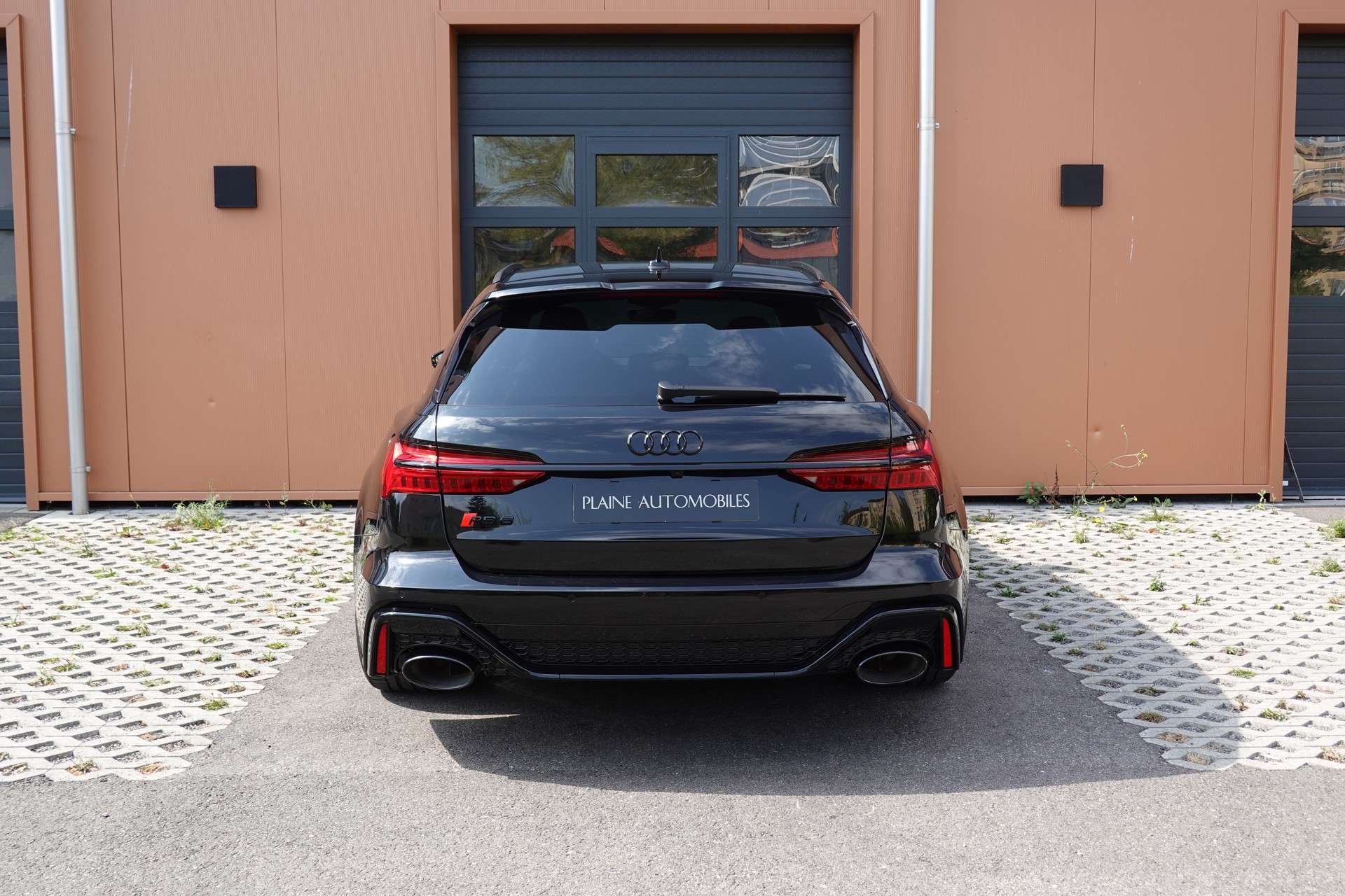 AUDI RS6 Avant 4.0 TFSI V8 Performance "* Vehicule CH * Sièges électriques/Chauffants/Ventiles * Son Bang & Olufsen *"-image-8